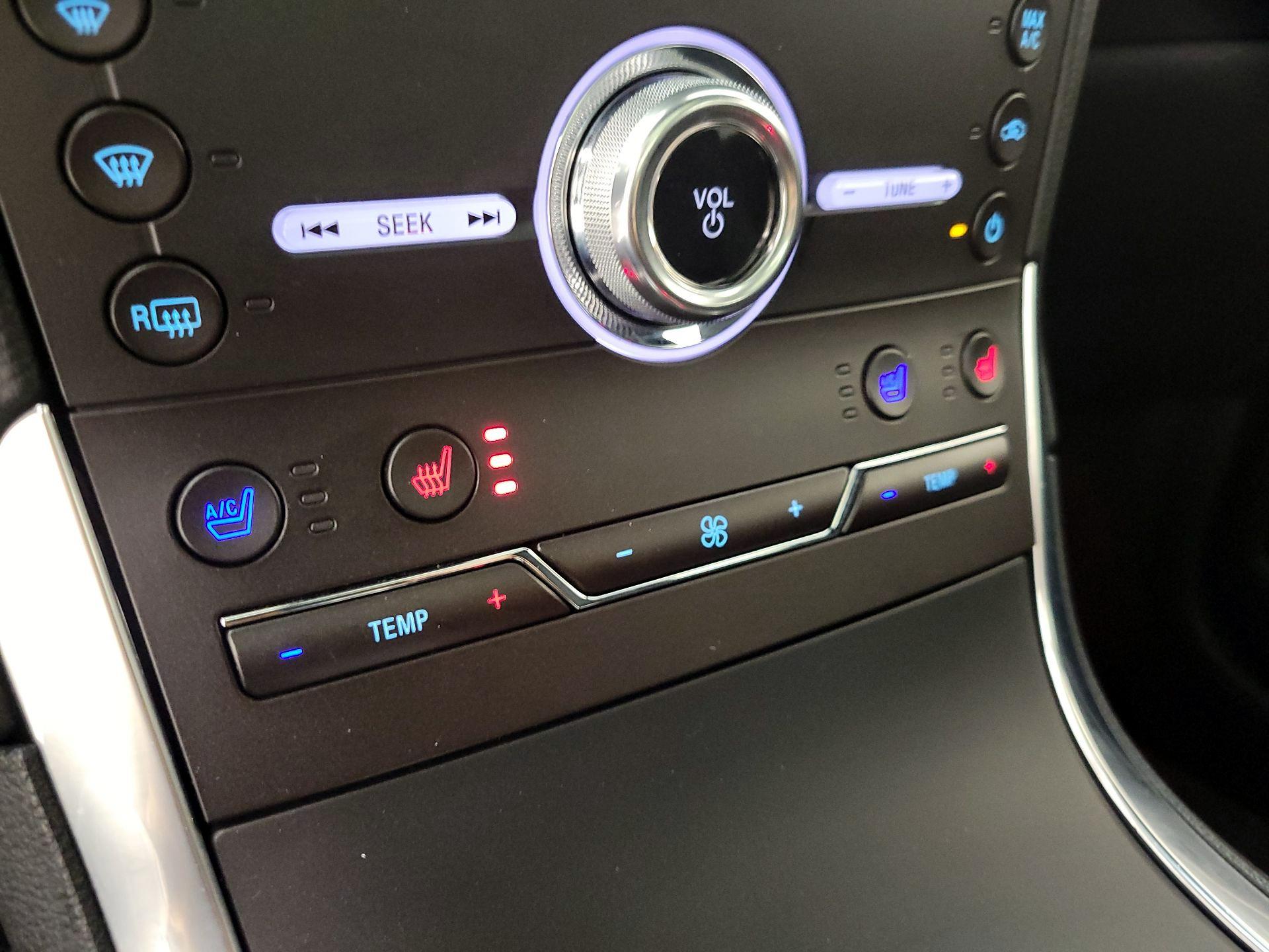 Thumbnail: 2020 Ford Edge - 17