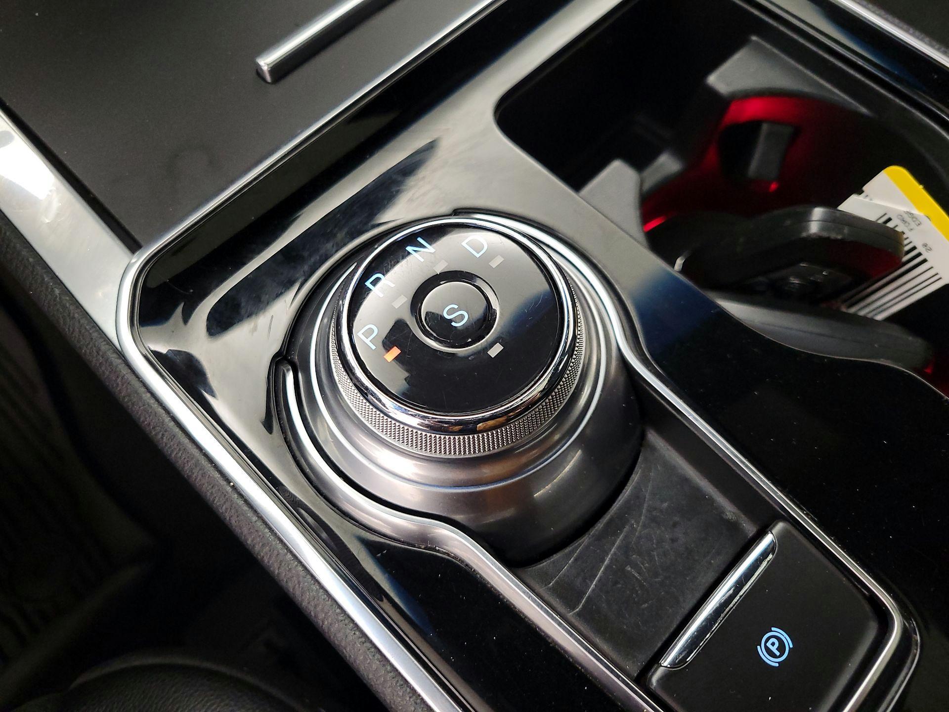 Thumbnail: 2020 Ford Edge - 18