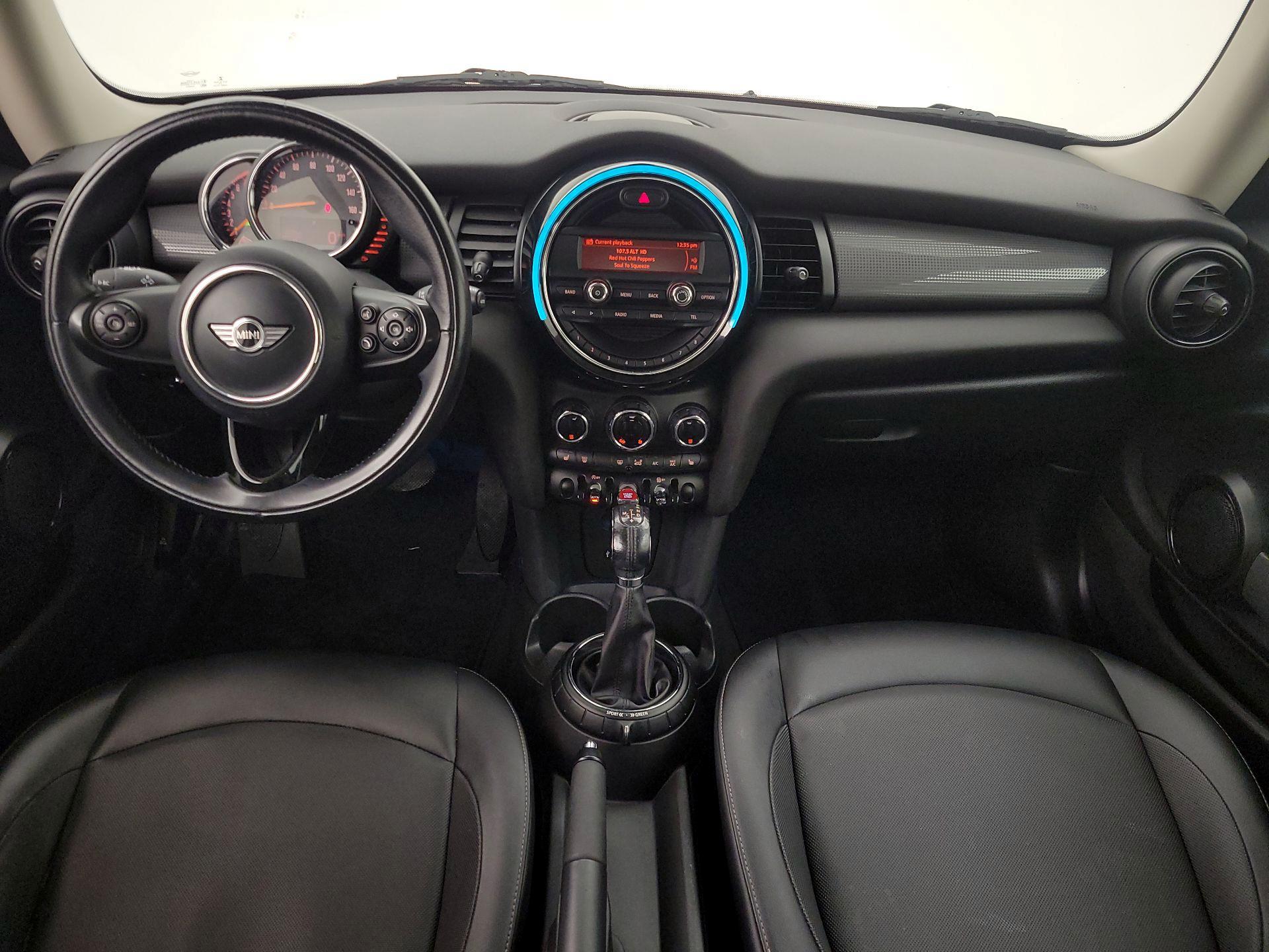 Thumbnail: 2016 MINI Cooper Hardtop - 9