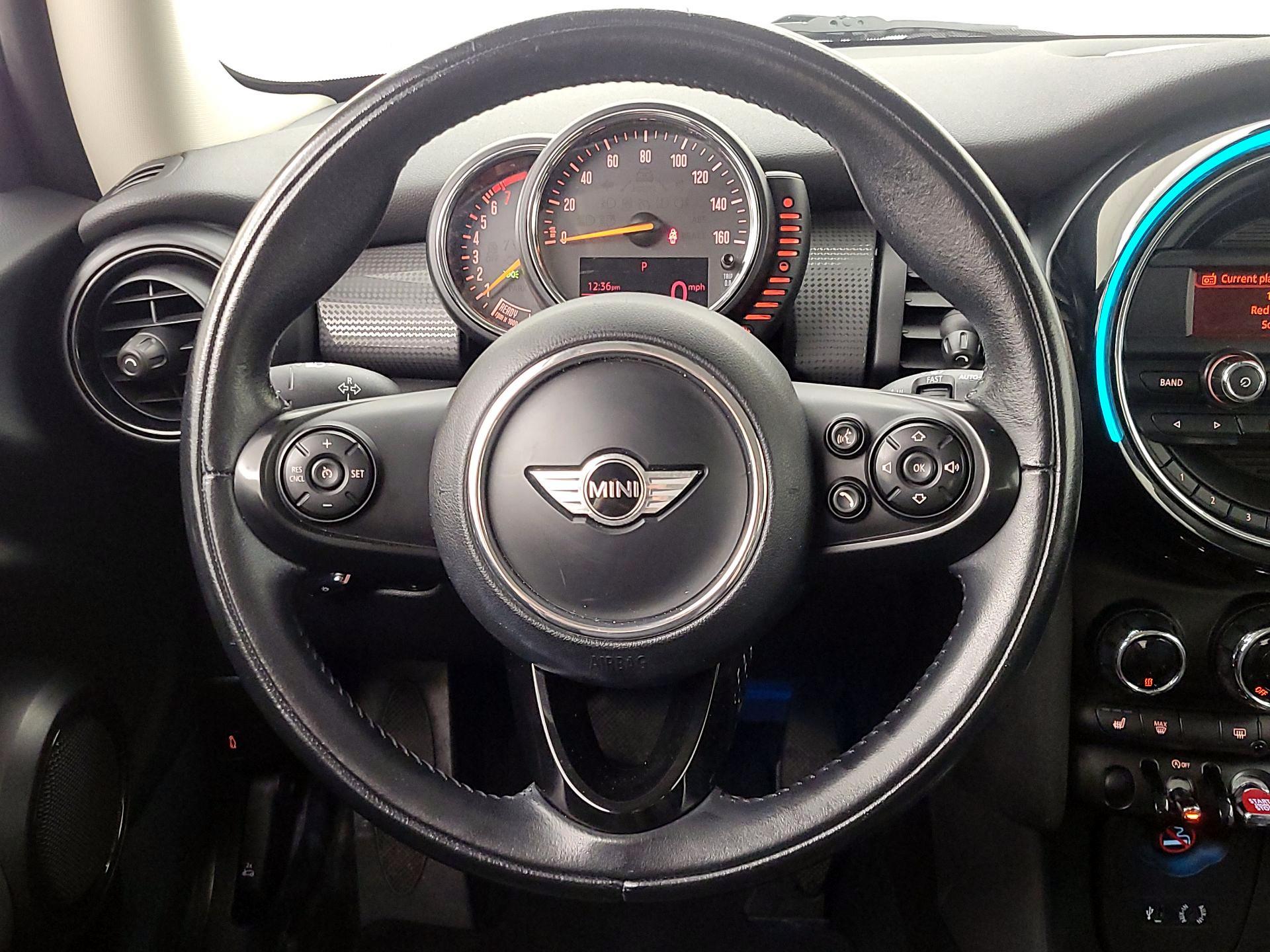 Thumbnail: 2016 MINI Cooper Hardtop - 10