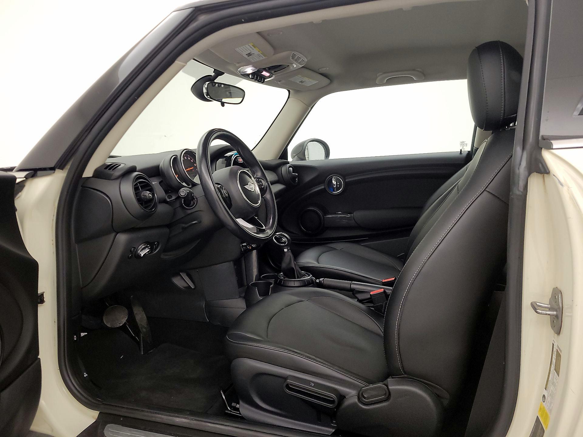 Thumbnail: 2016 MINI Cooper Hardtop - 11