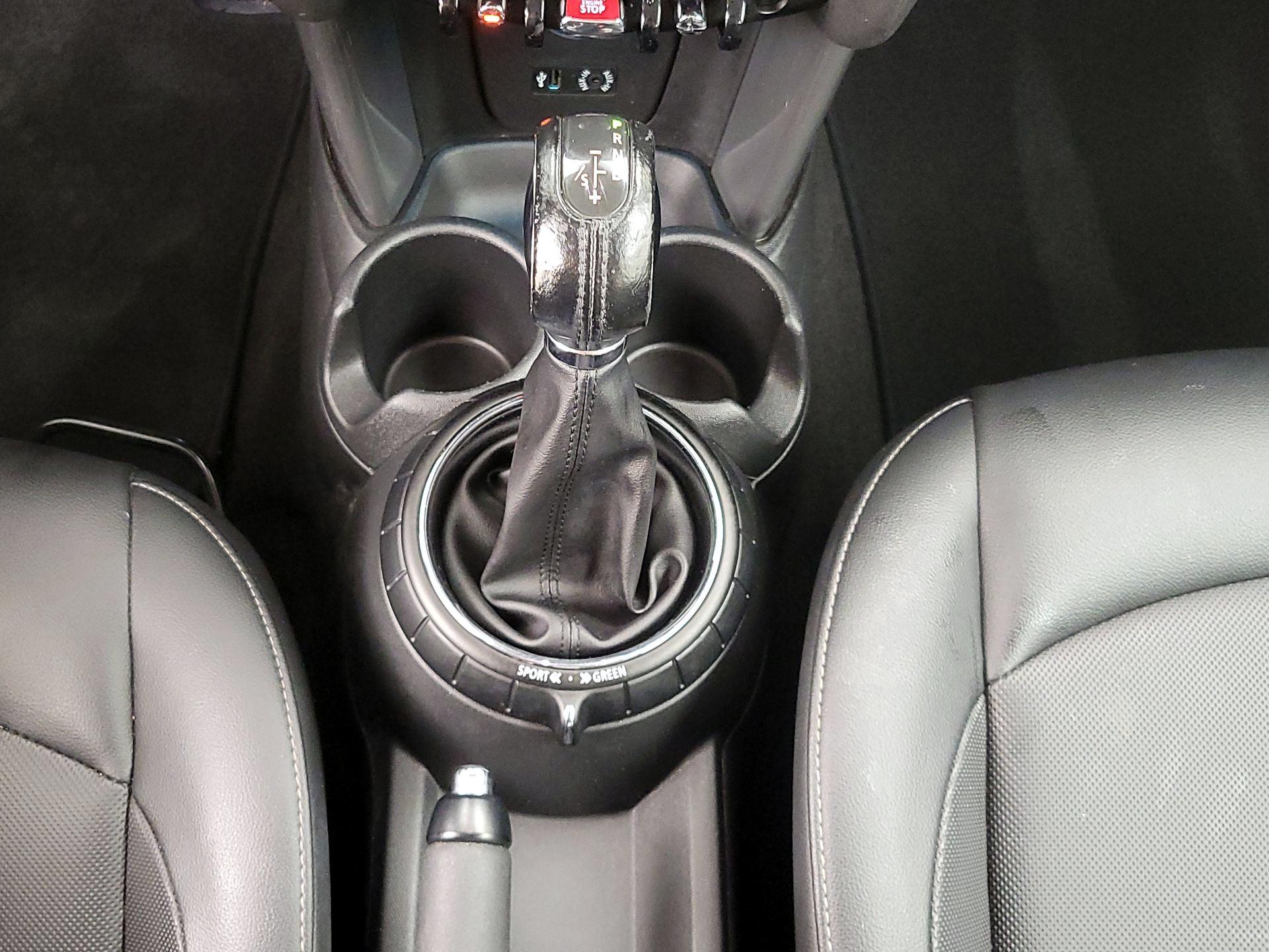 Thumbnail: 2016 MINI Cooper Hardtop - 16