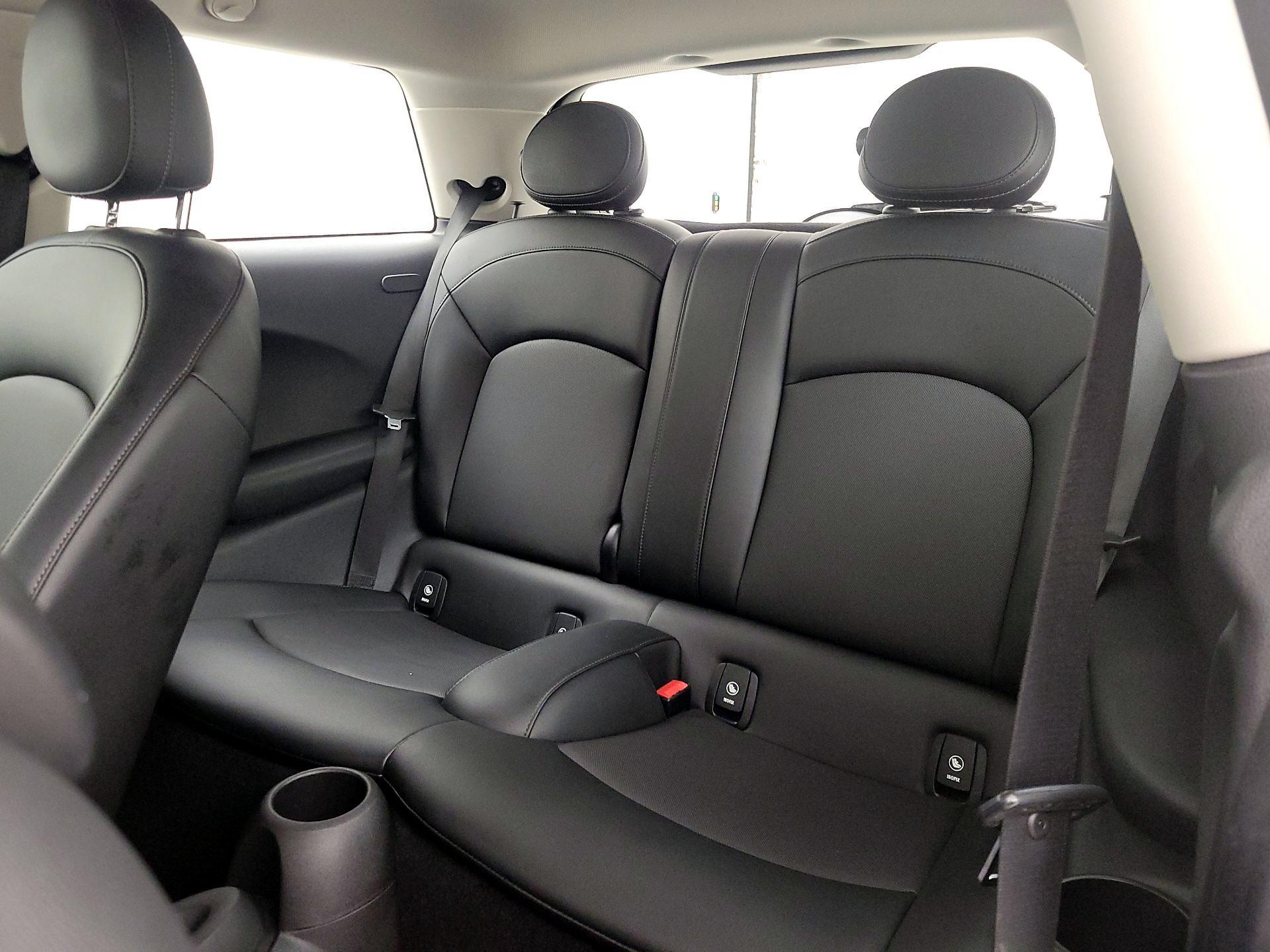 Thumbnail: 2016 MINI Cooper Hardtop - 18