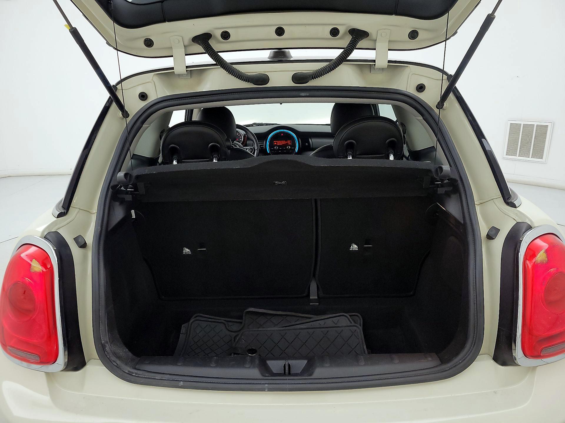 Thumbnail: 2016 MINI Cooper Hardtop - 19