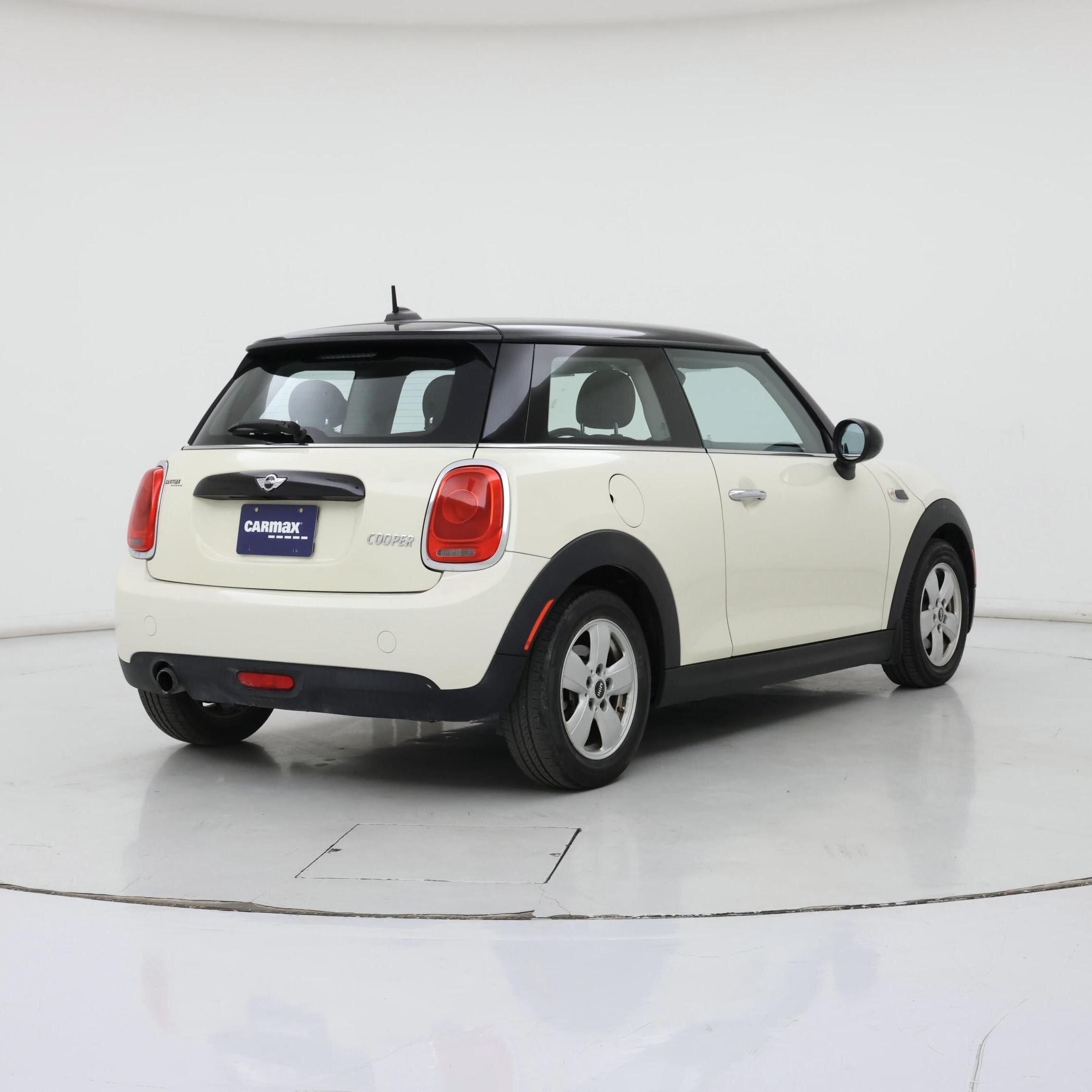 Thumbnail: 2016 MINI Cooper Hardtop - 8