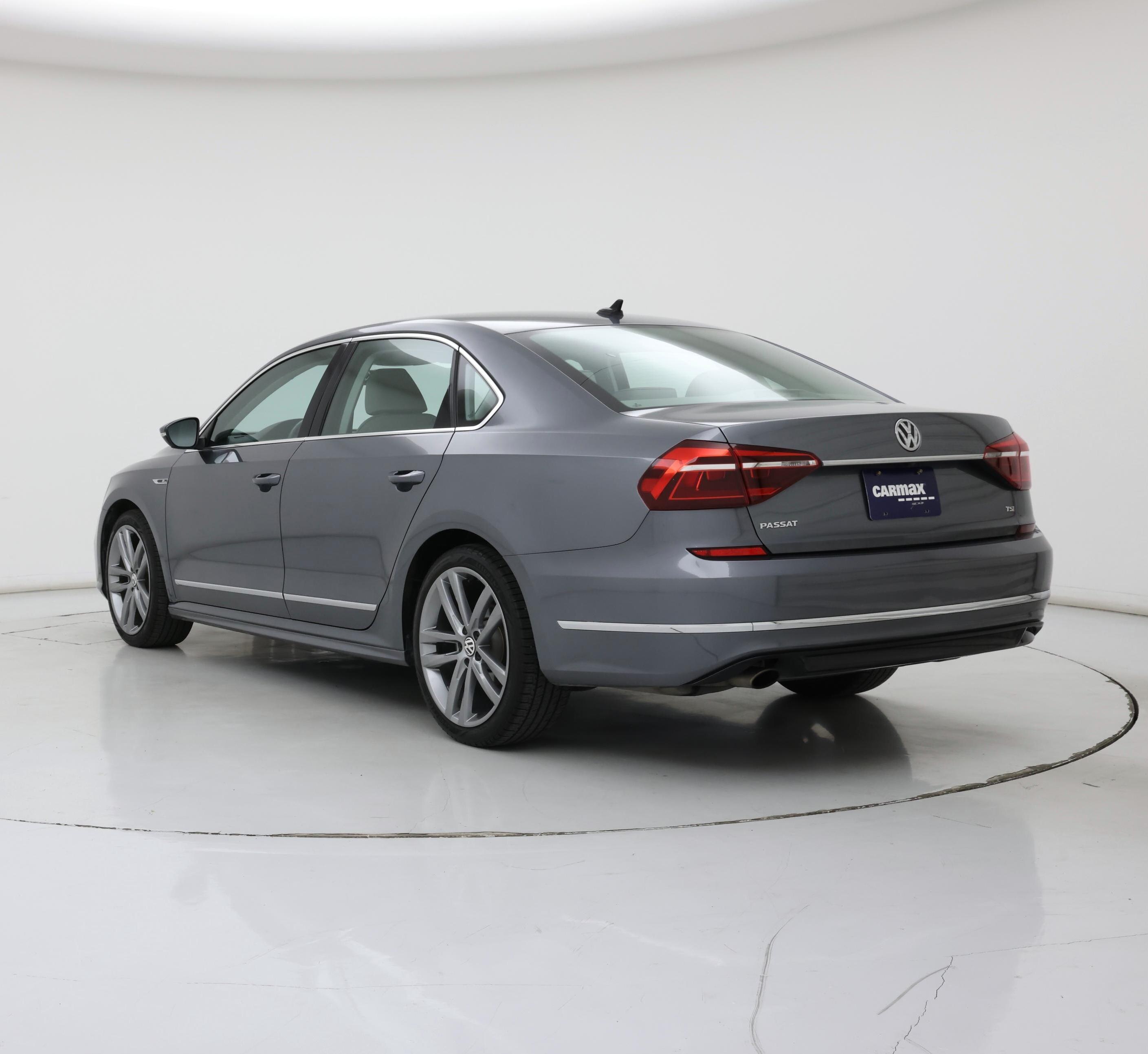 Thumbnail: 2017 Volkswagen Passat - 2