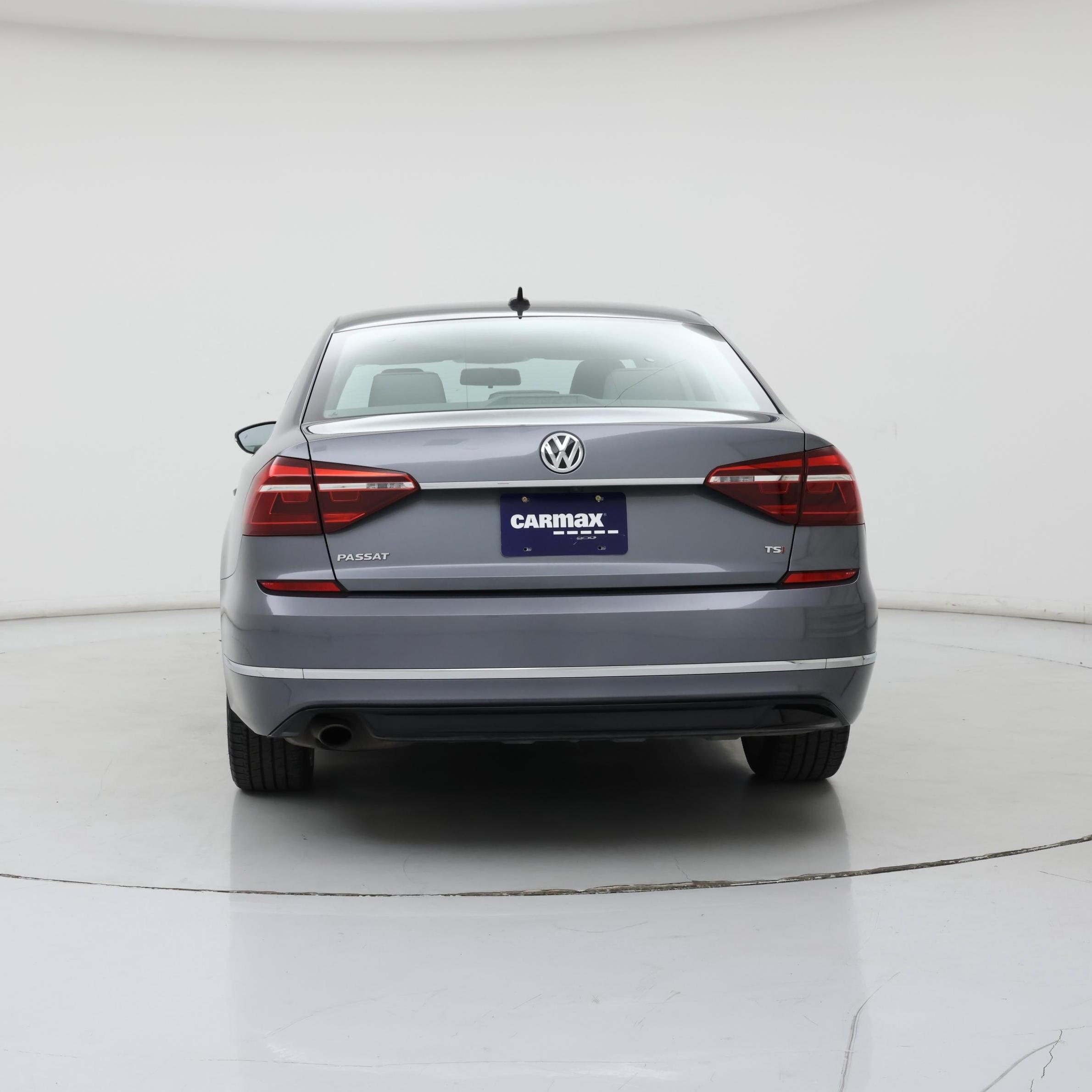 Thumbnail: 2017 Volkswagen Passat - 6