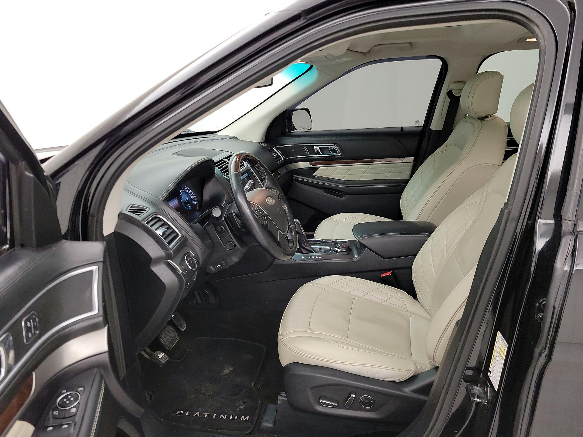 Thumbnail: 2016 Ford Explorer - 11