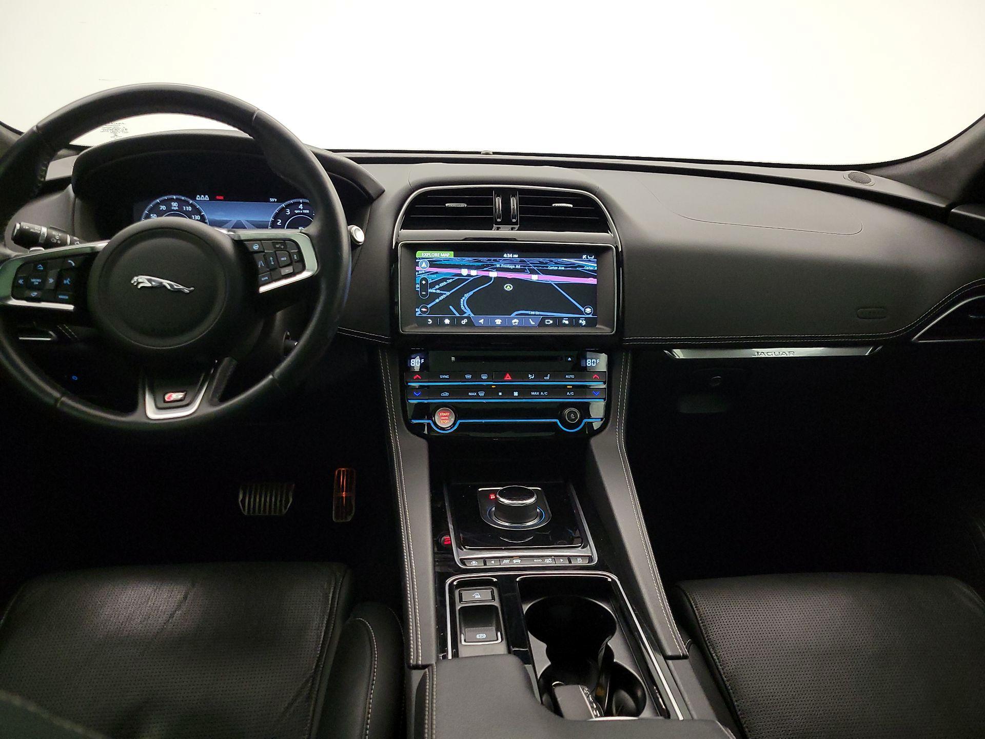 Thumbnail: 2019 Jaguar F-Pace - 9