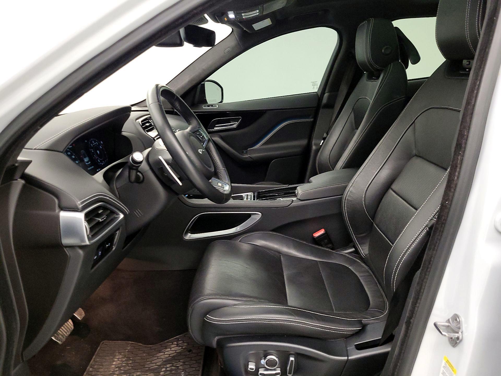 Thumbnail: 2019 Jaguar F-Pace - 11