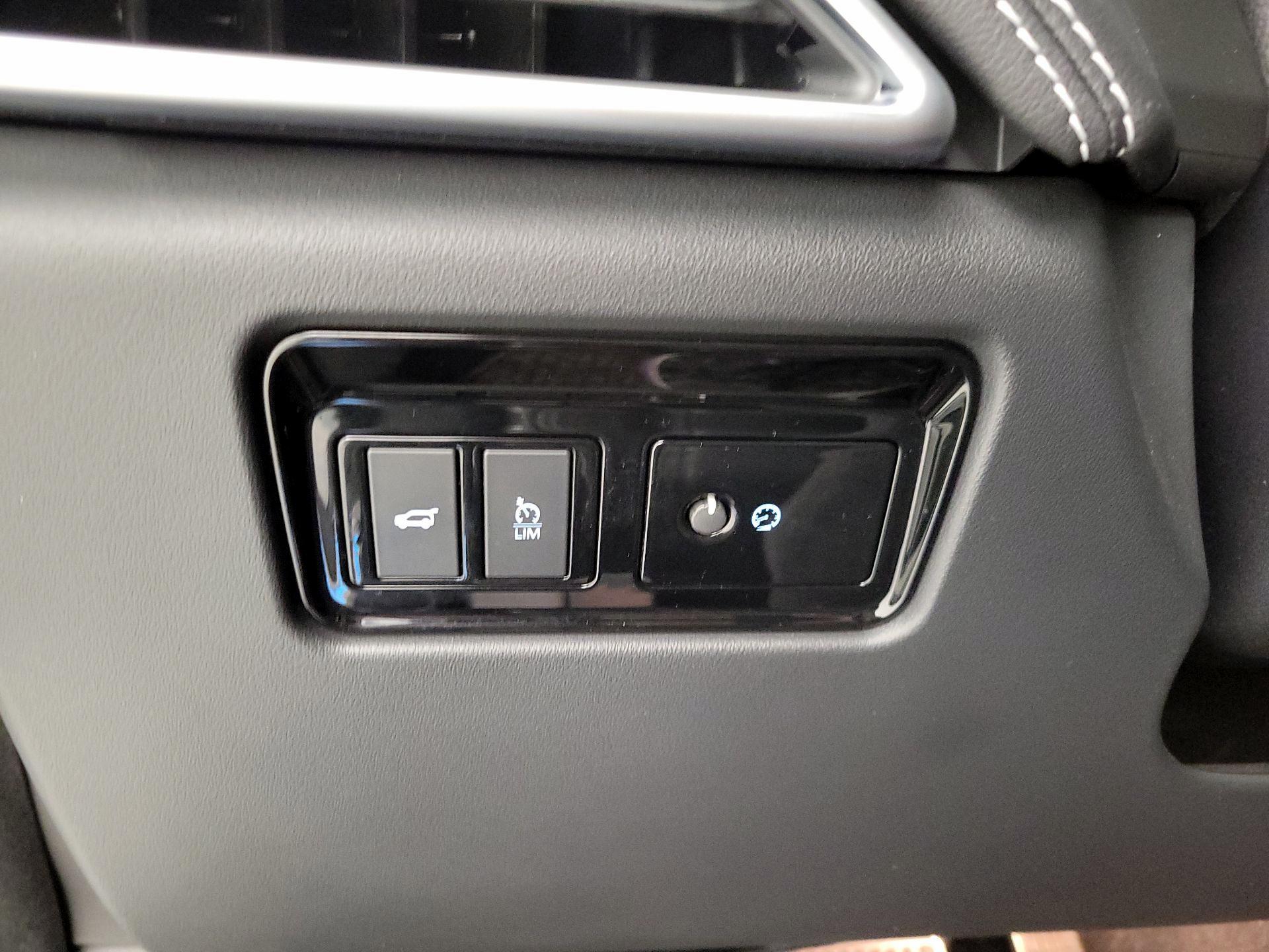 Thumbnail: 2019 Jaguar F-Pace - 13