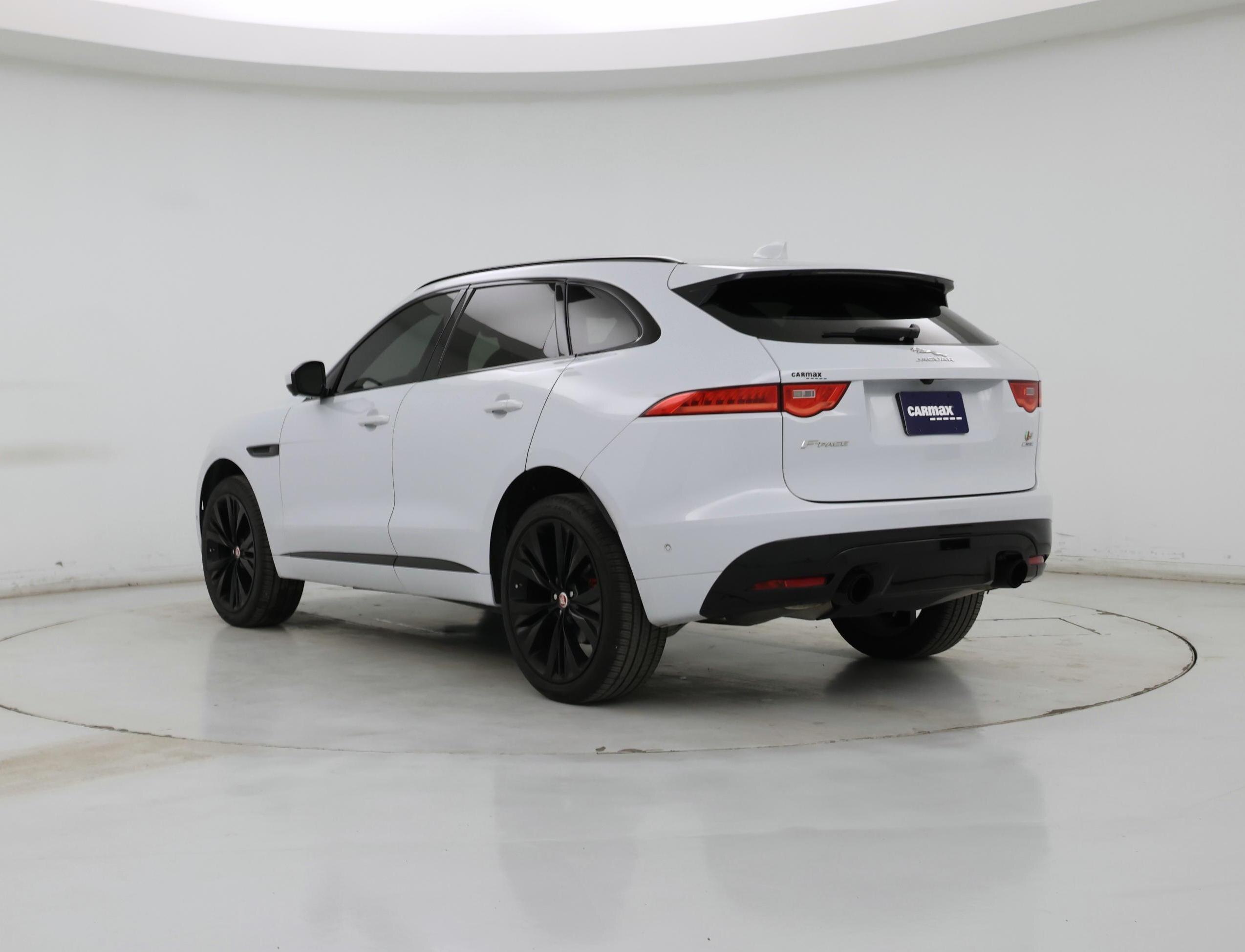Thumbnail: 2019 Jaguar F-Pace - 2