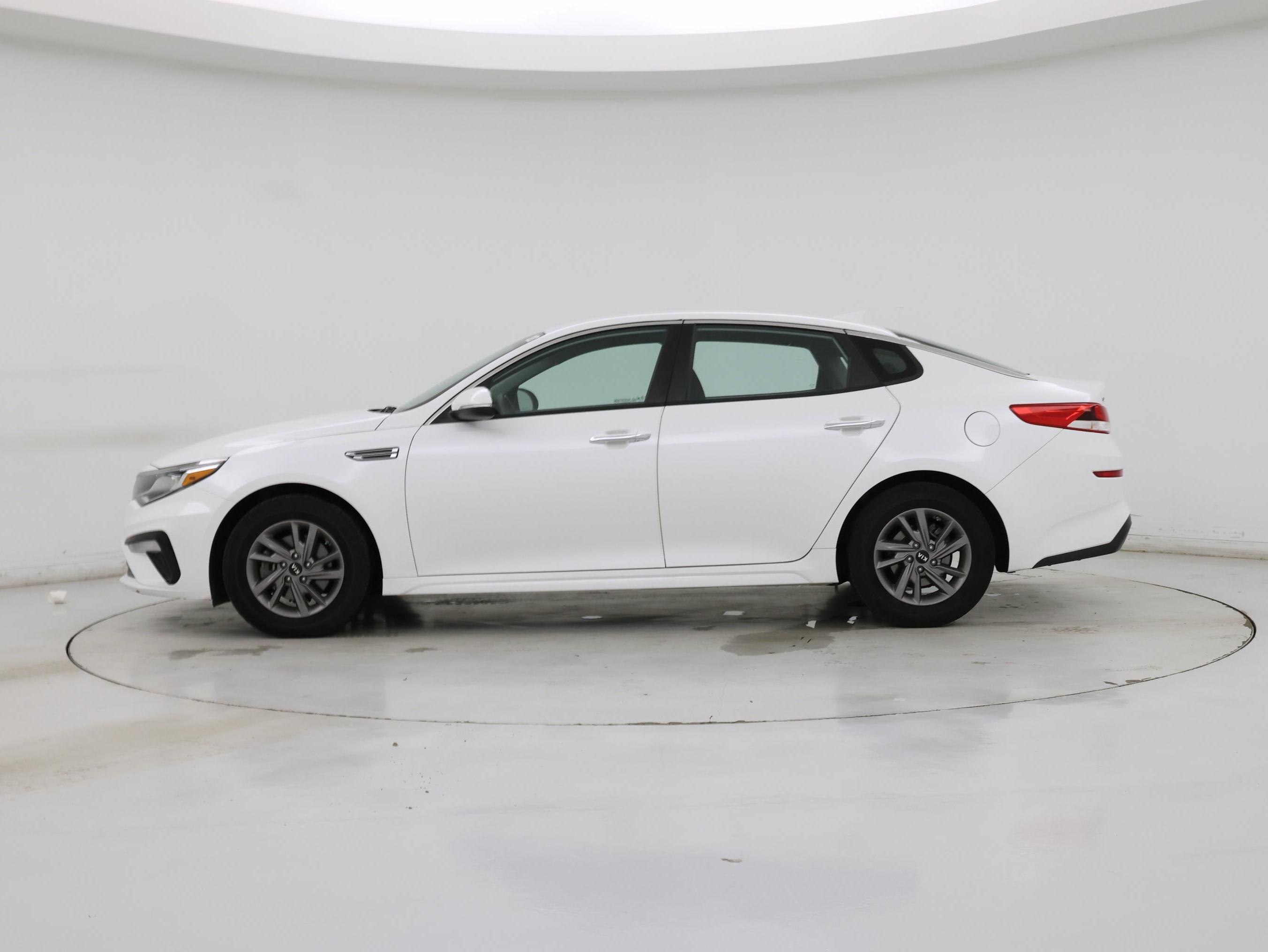 Thumbnail: 2020 Kia Optima - 3