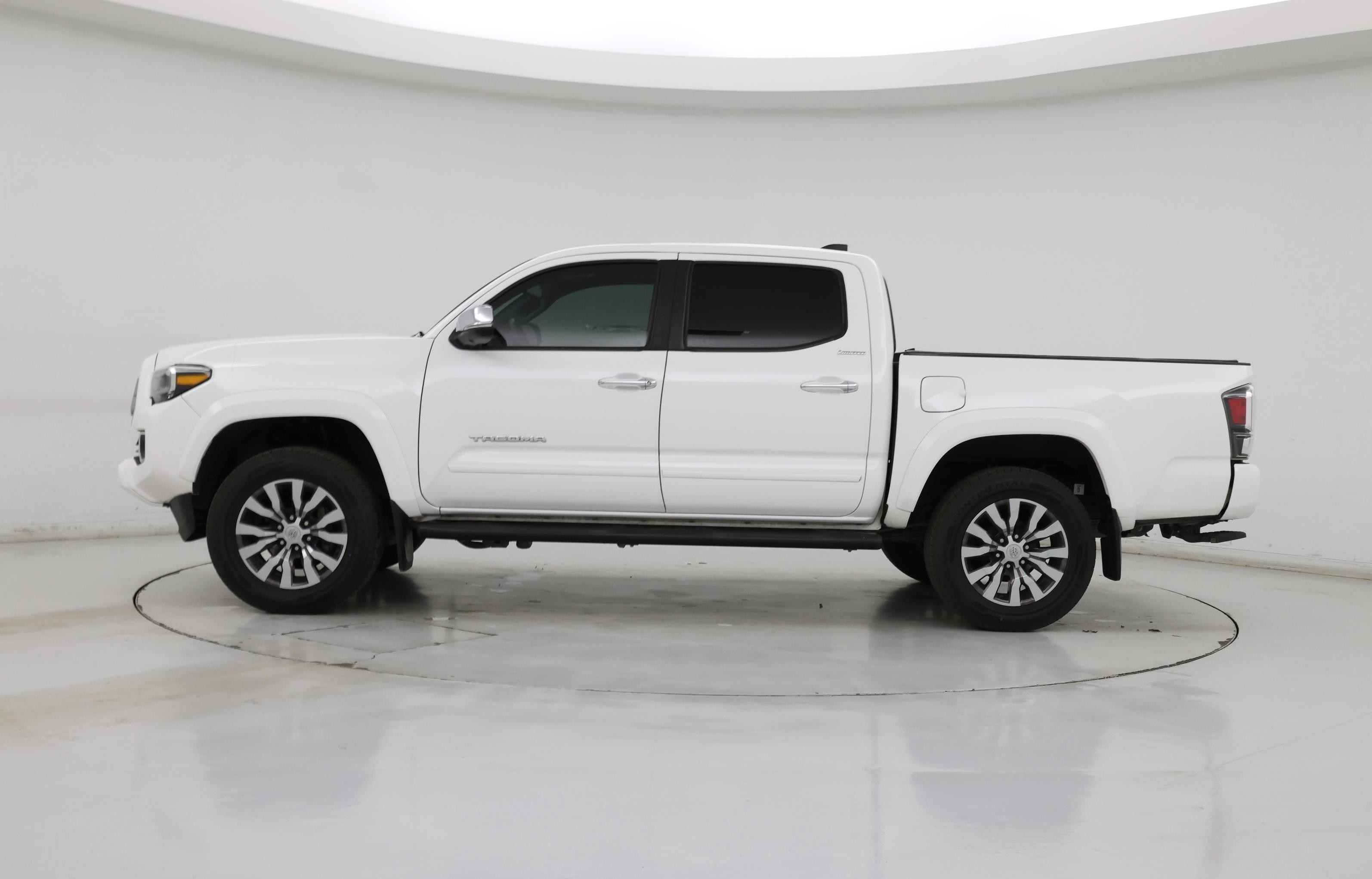 Thumbnail: 2020 Toyota Tacoma - 3