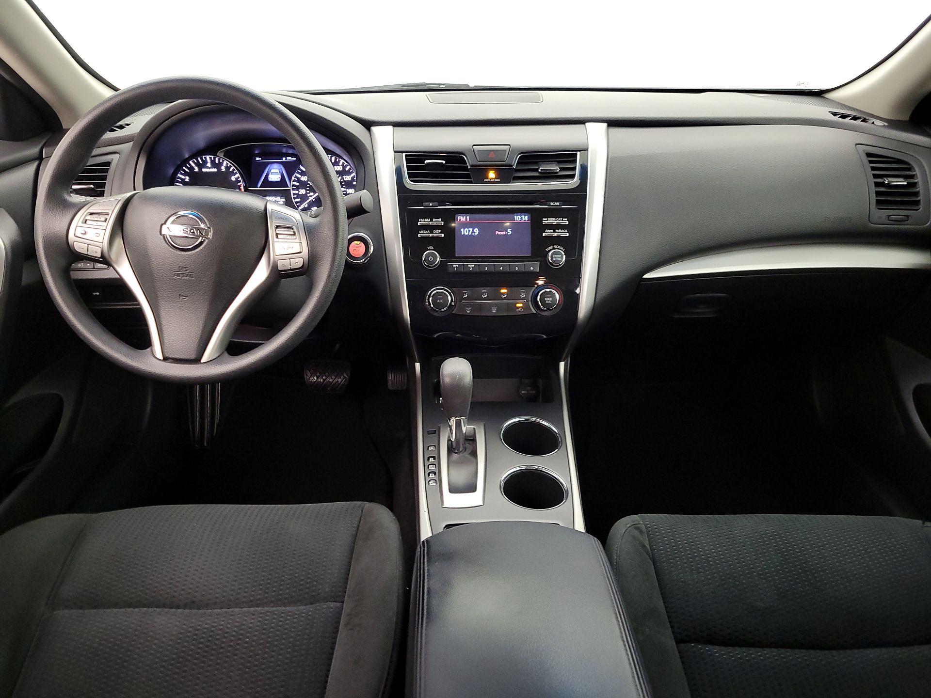 Thumbnail: 2015 Nissan Altima - 9