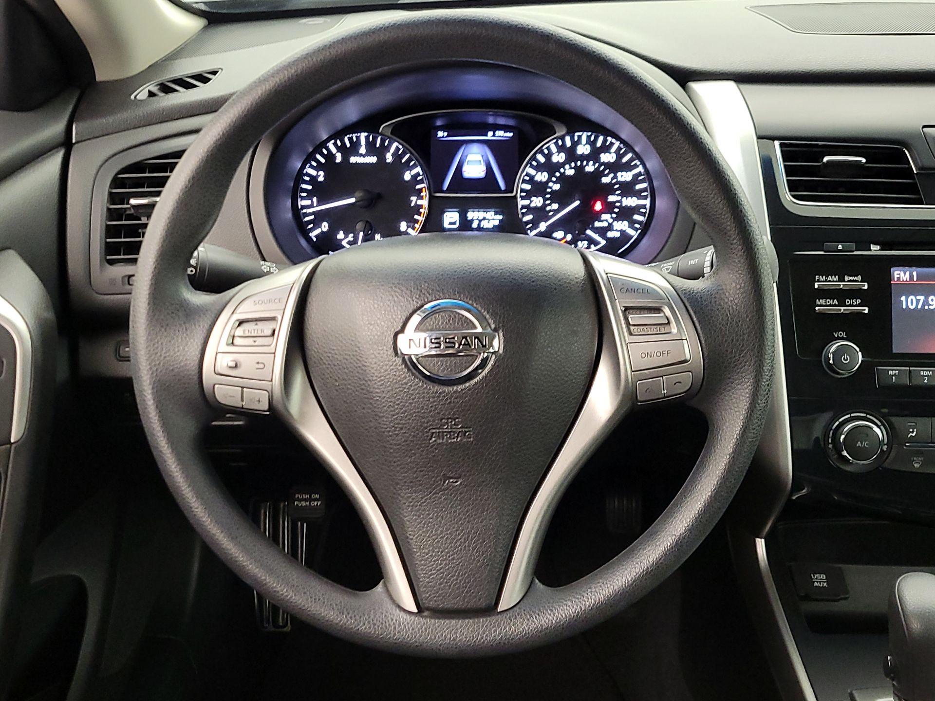 Thumbnail: 2015 Nissan Altima - 10