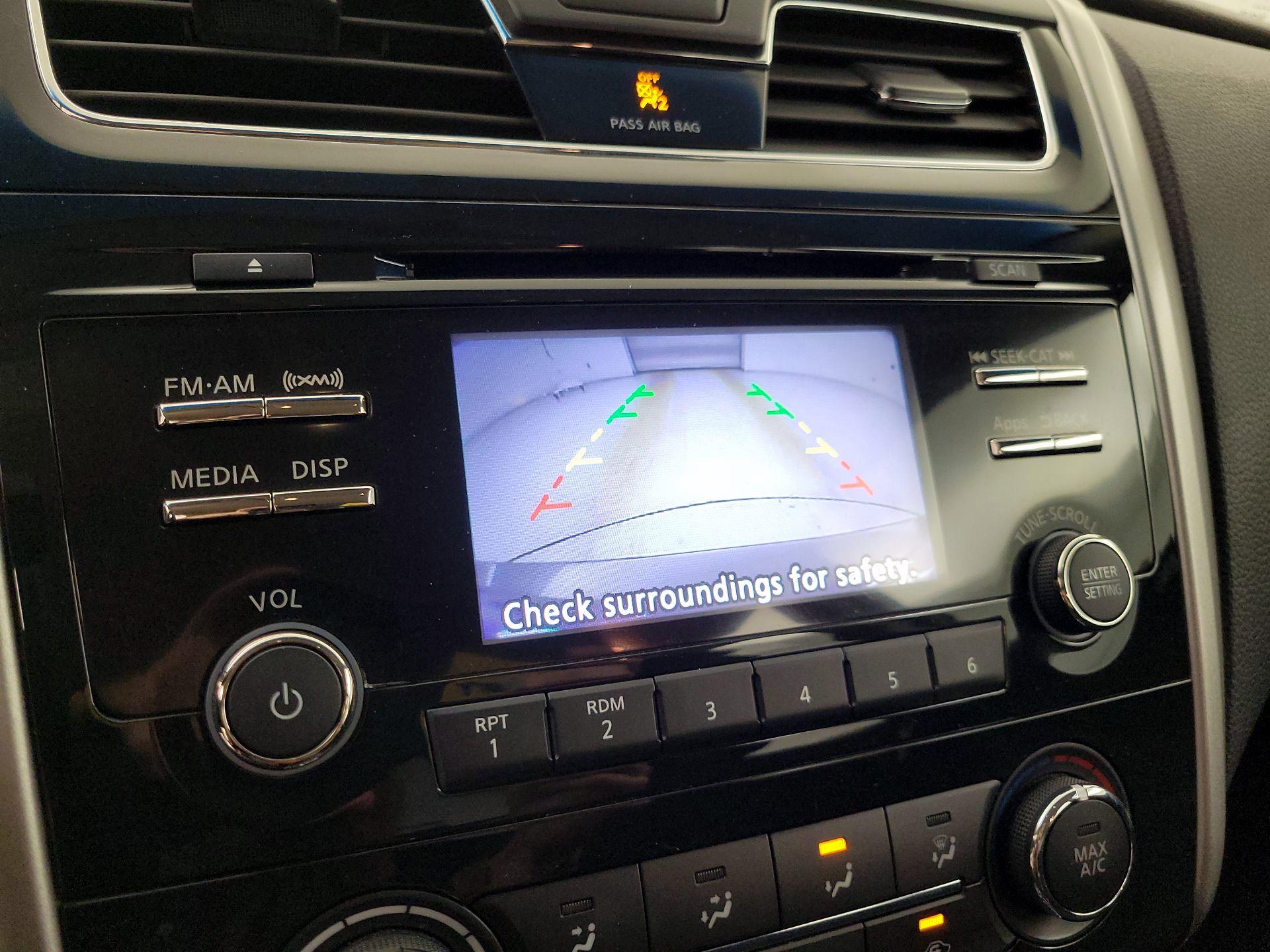 Thumbnail: 2015 Nissan Altima - 14