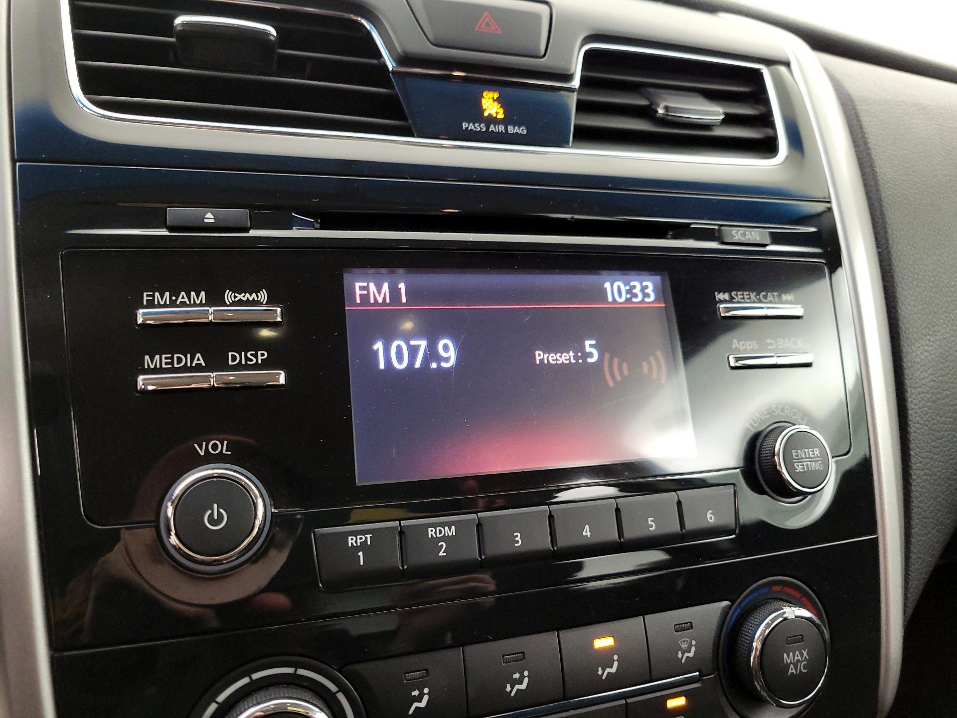 Thumbnail: 2015 Nissan Altima - 15