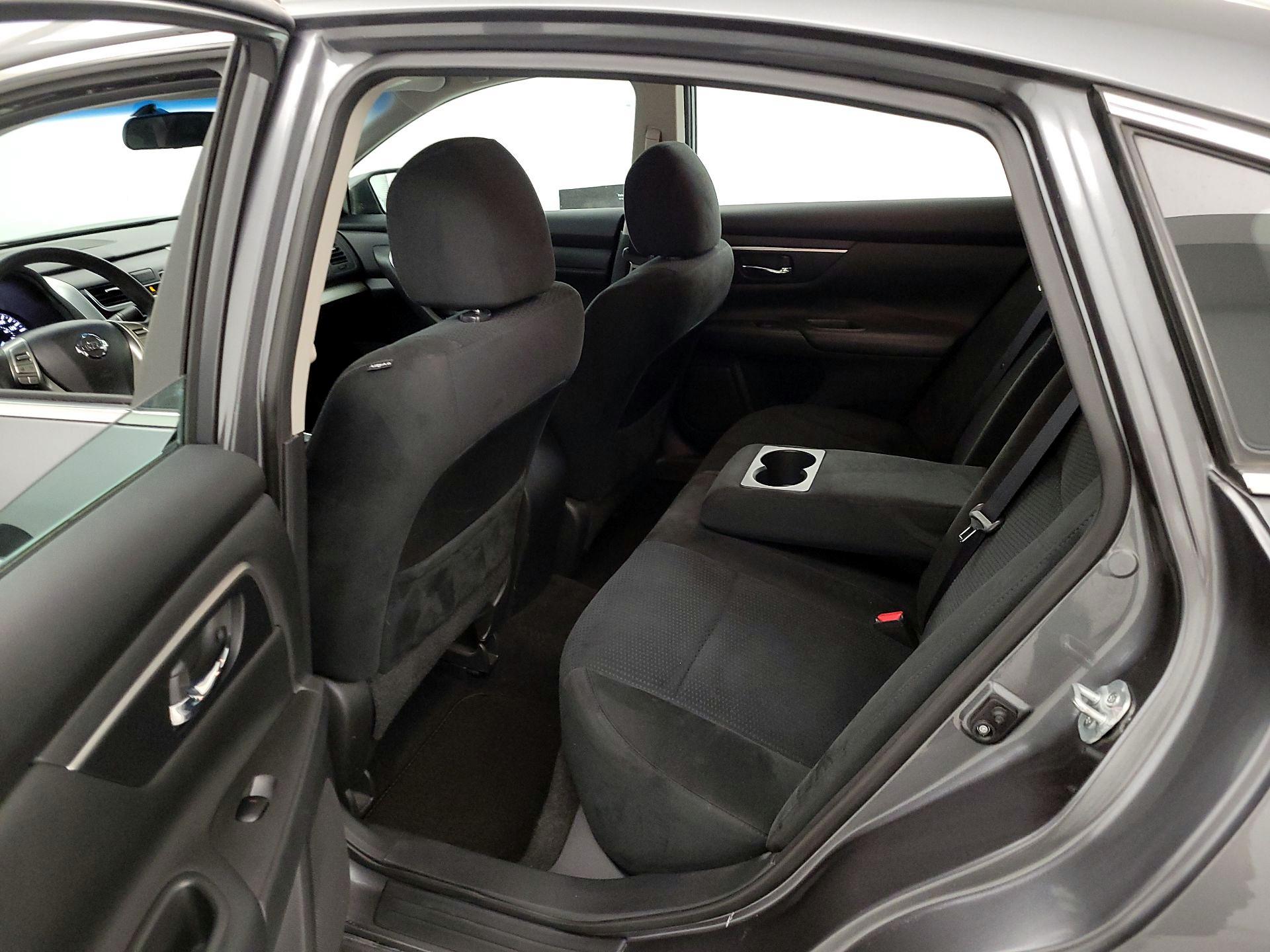 Thumbnail: 2015 Nissan Altima - 19