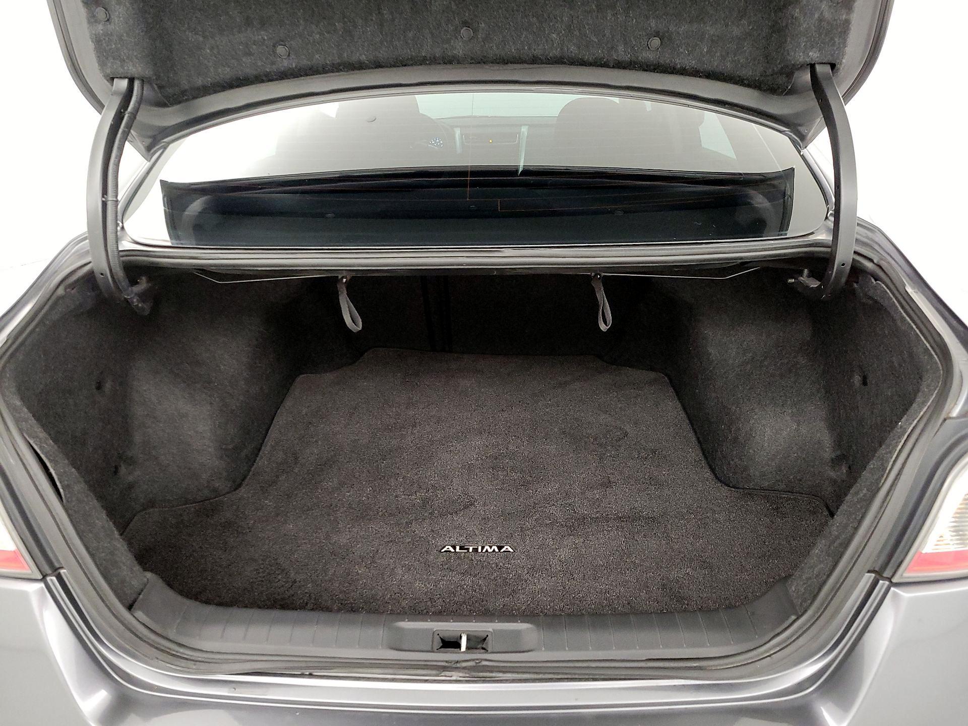 Thumbnail: 2015 Nissan Altima - 20