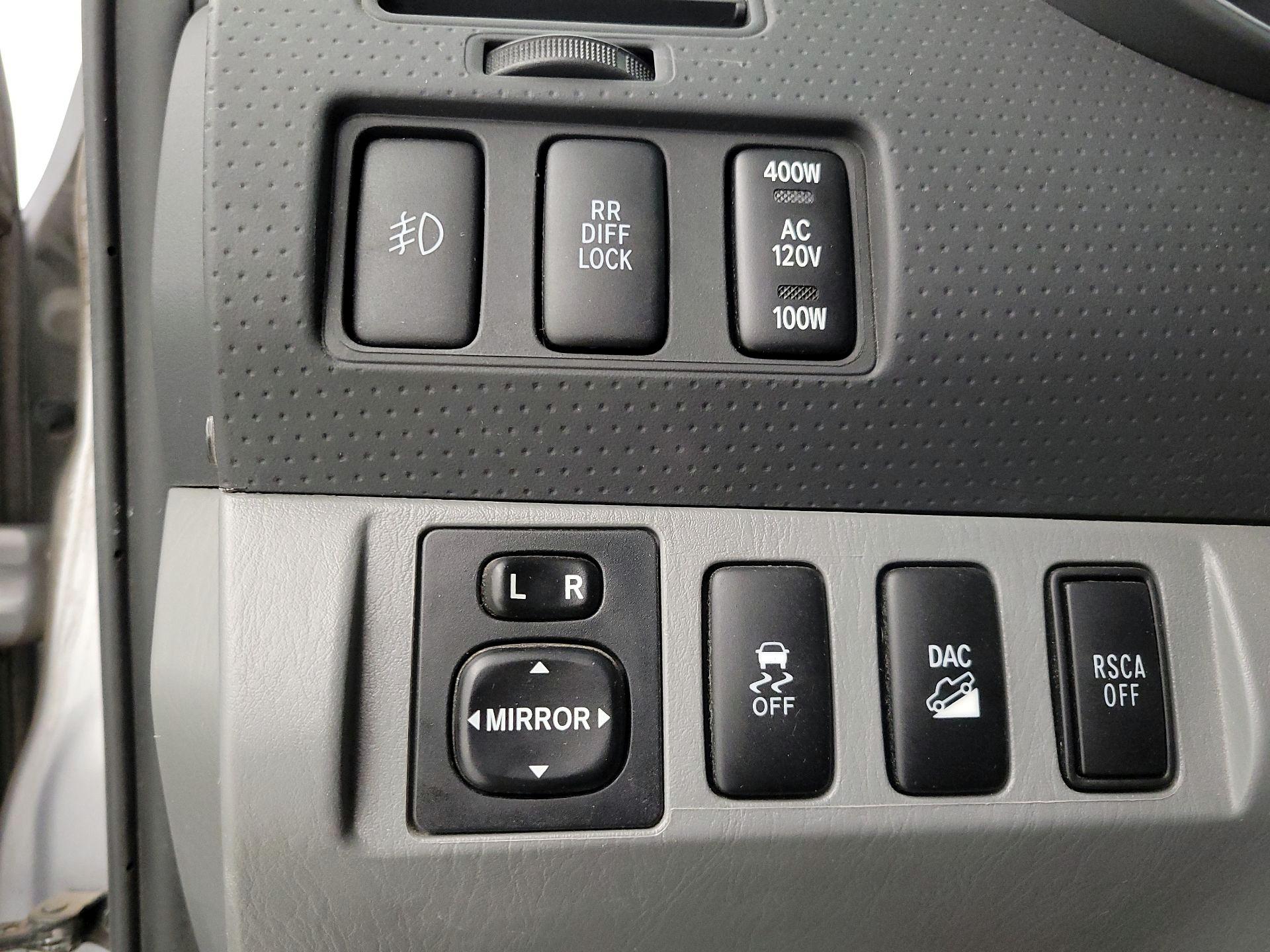 Thumbnail: 2014 Toyota Tacoma - 13