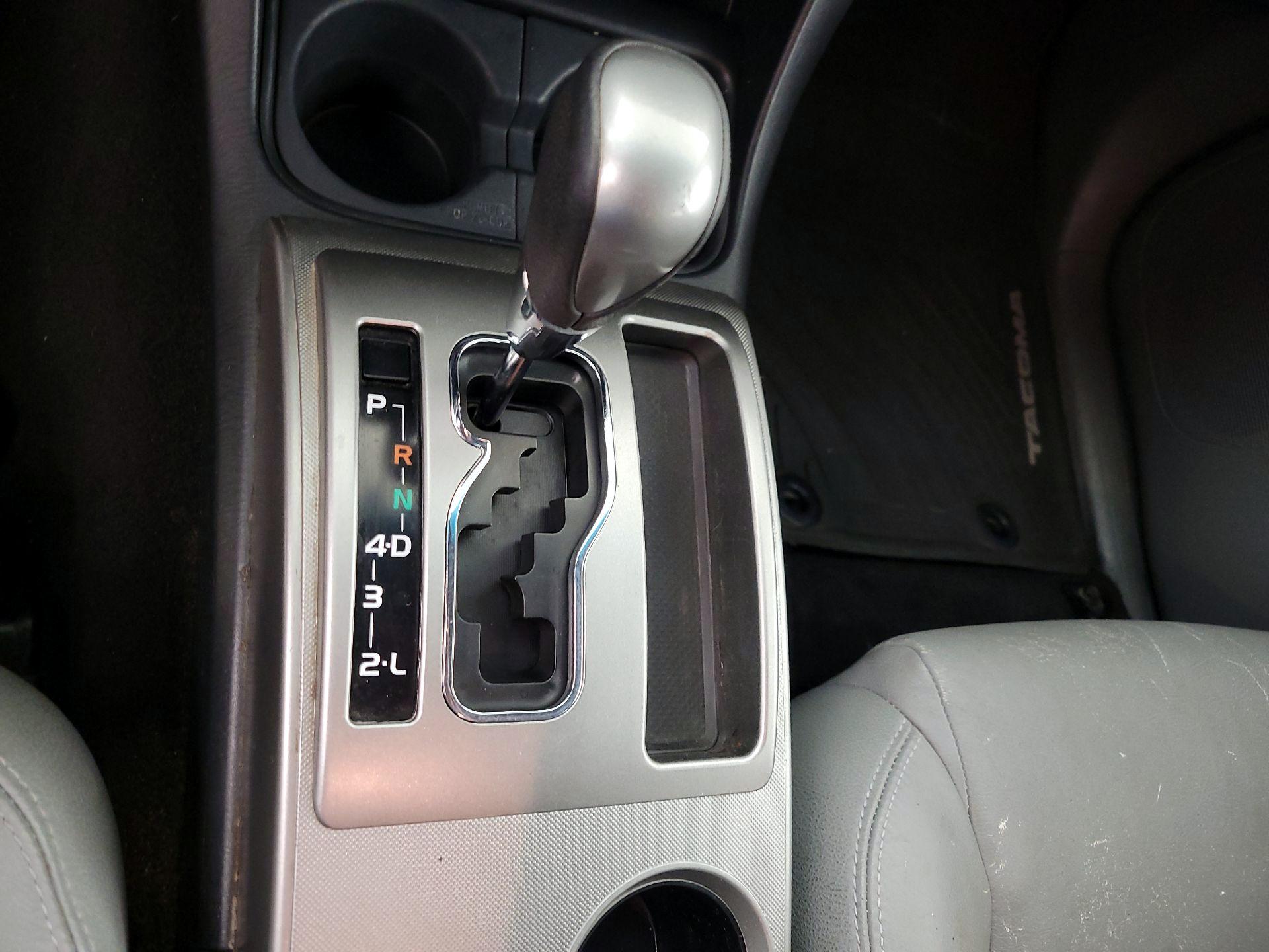 Thumbnail: 2014 Toyota Tacoma - 17