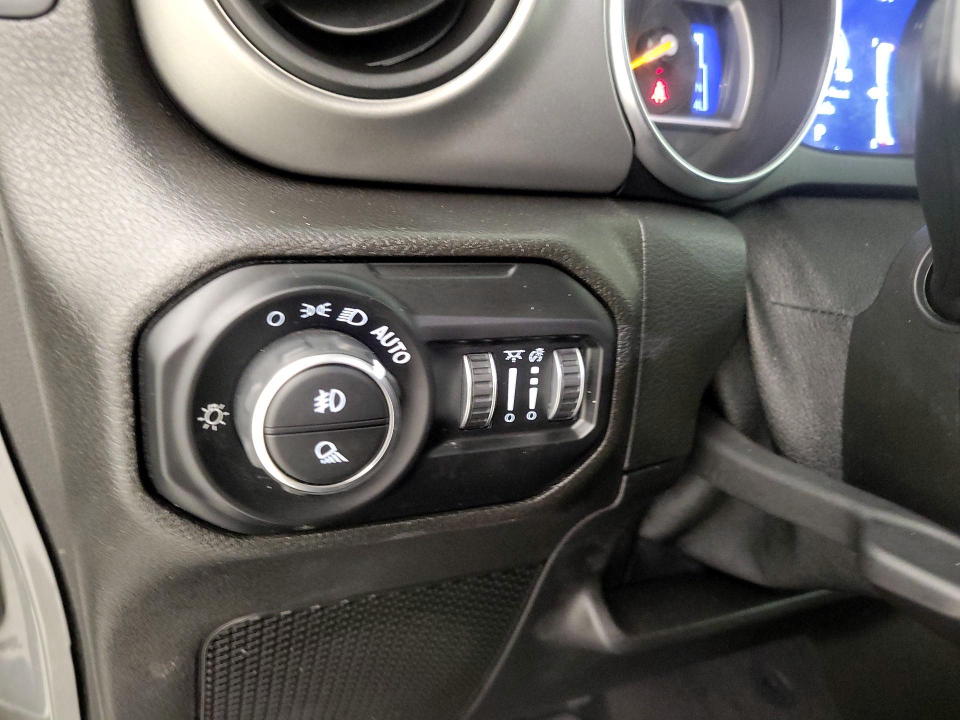 Thumbnail: 2021 Jeep Gladiator - 13