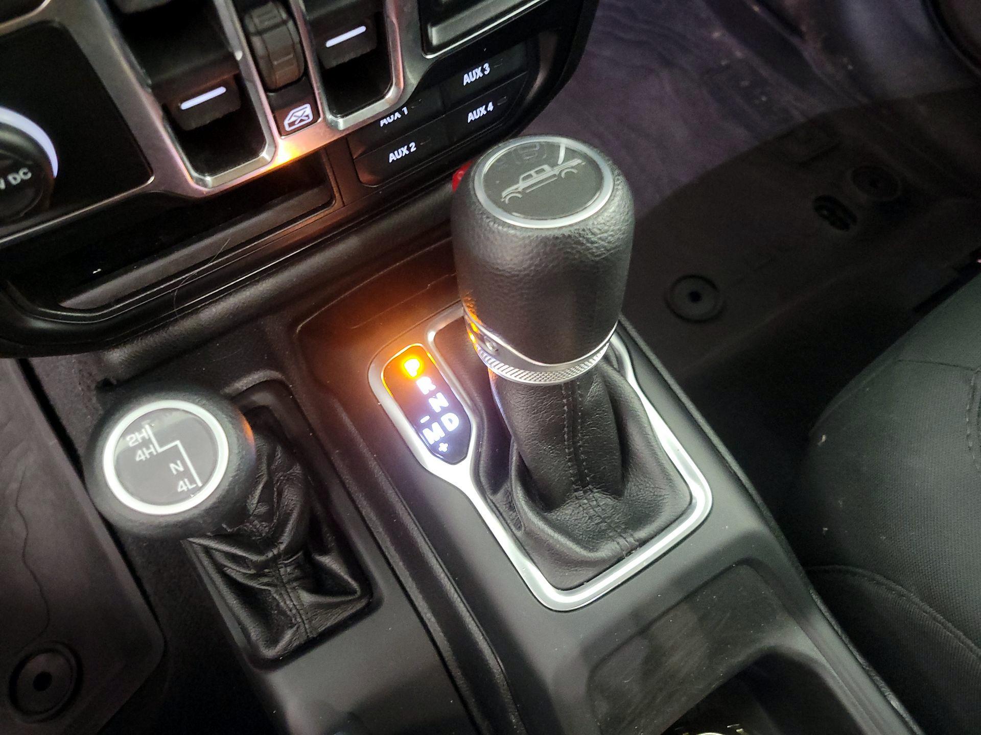 Thumbnail: 2021 Jeep Gladiator - 18