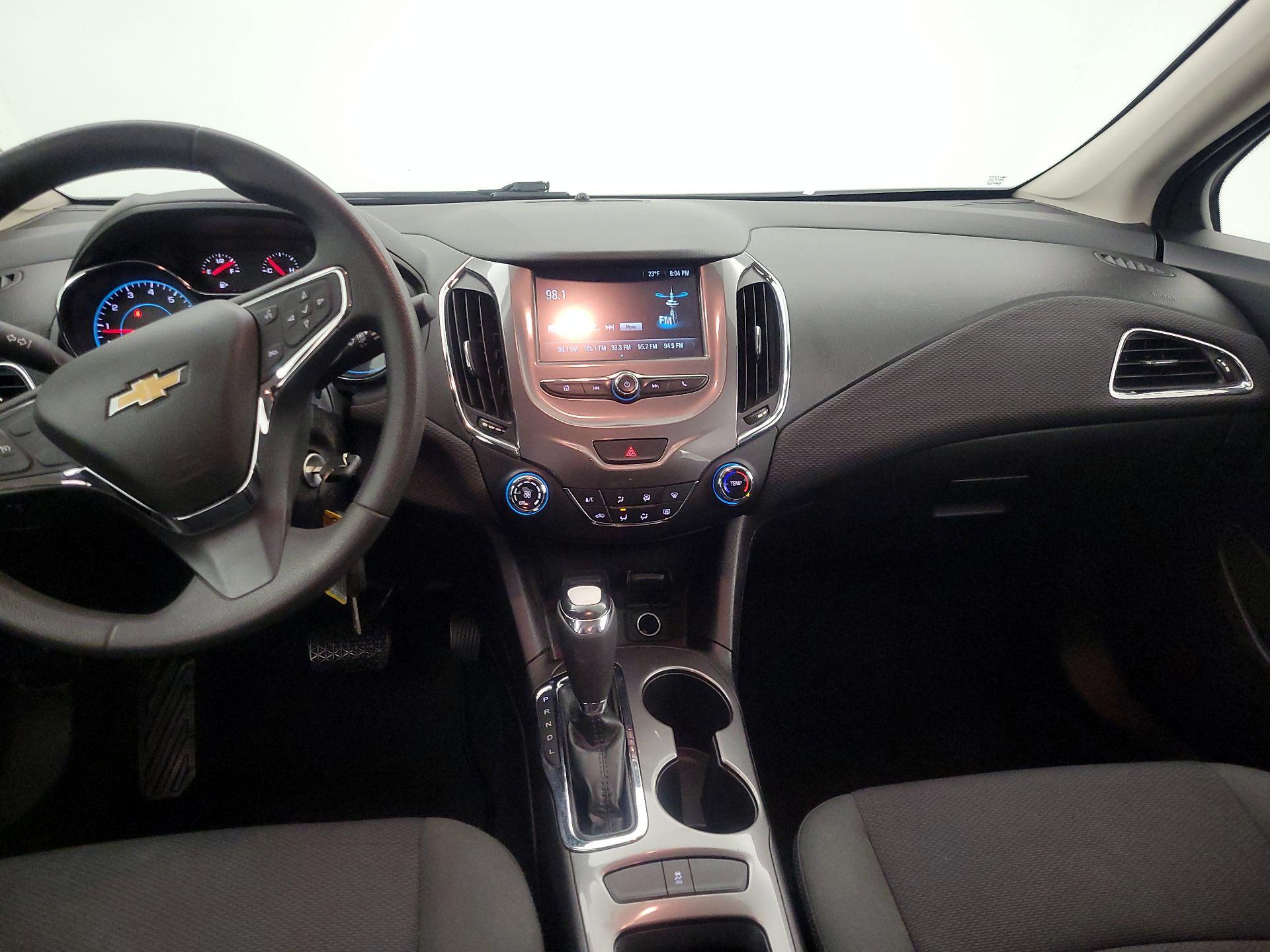 Thumbnail: 2017 Chevrolet Cruze - 9