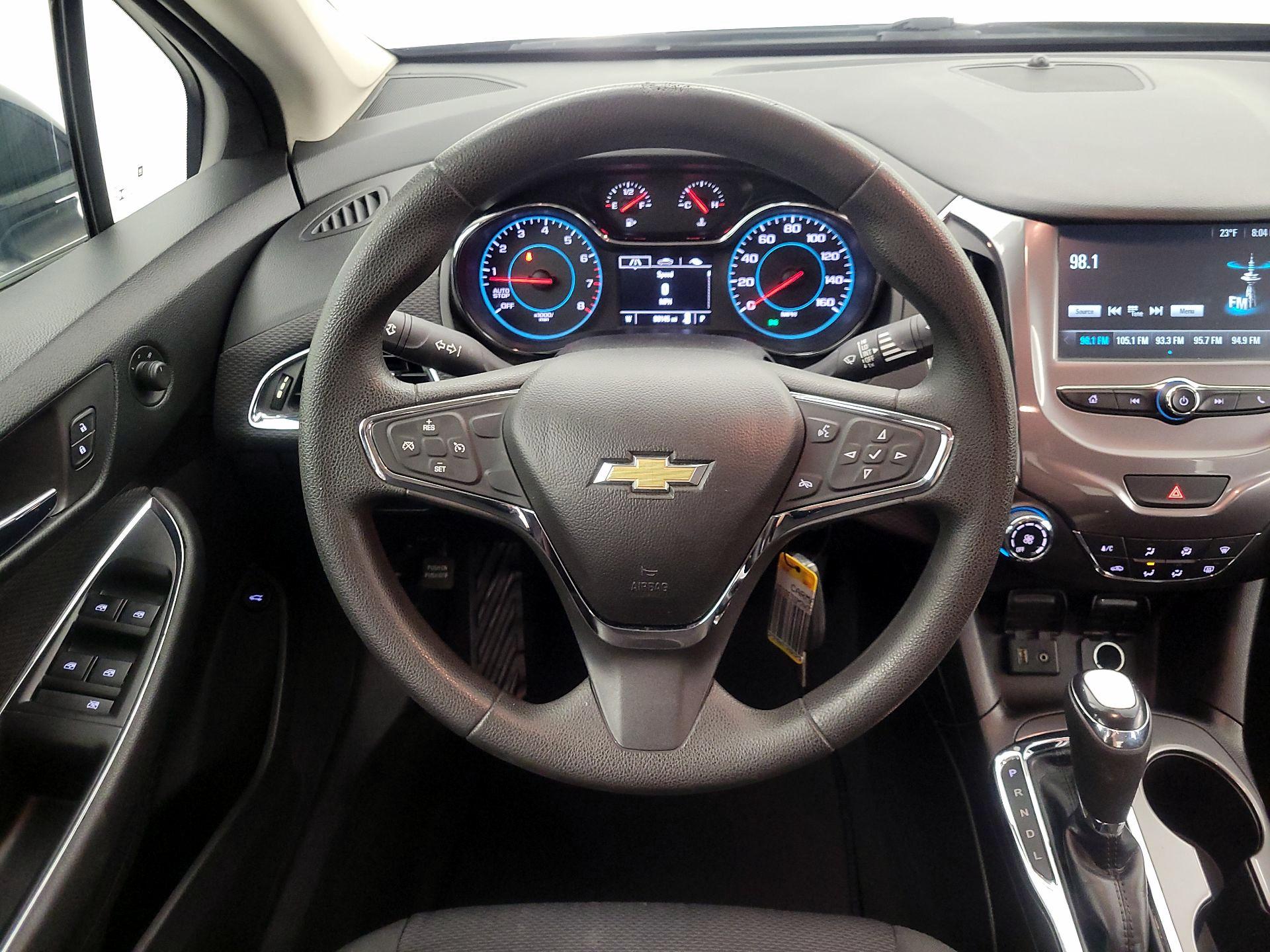 Thumbnail: 2017 Chevrolet Cruze - 10