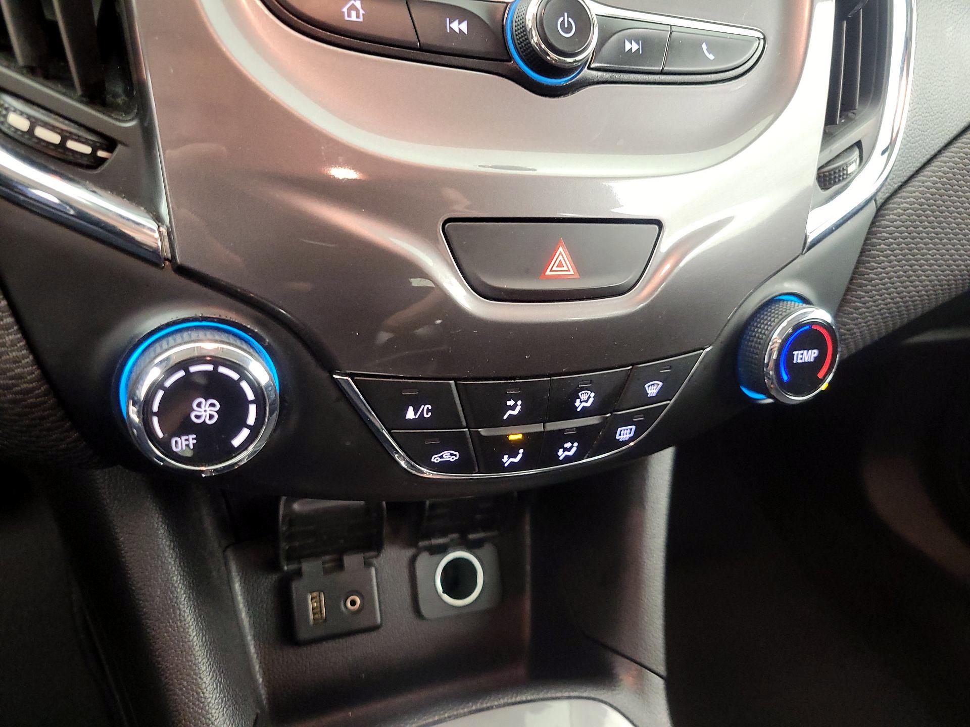 Thumbnail: 2017 Chevrolet Cruze - 16