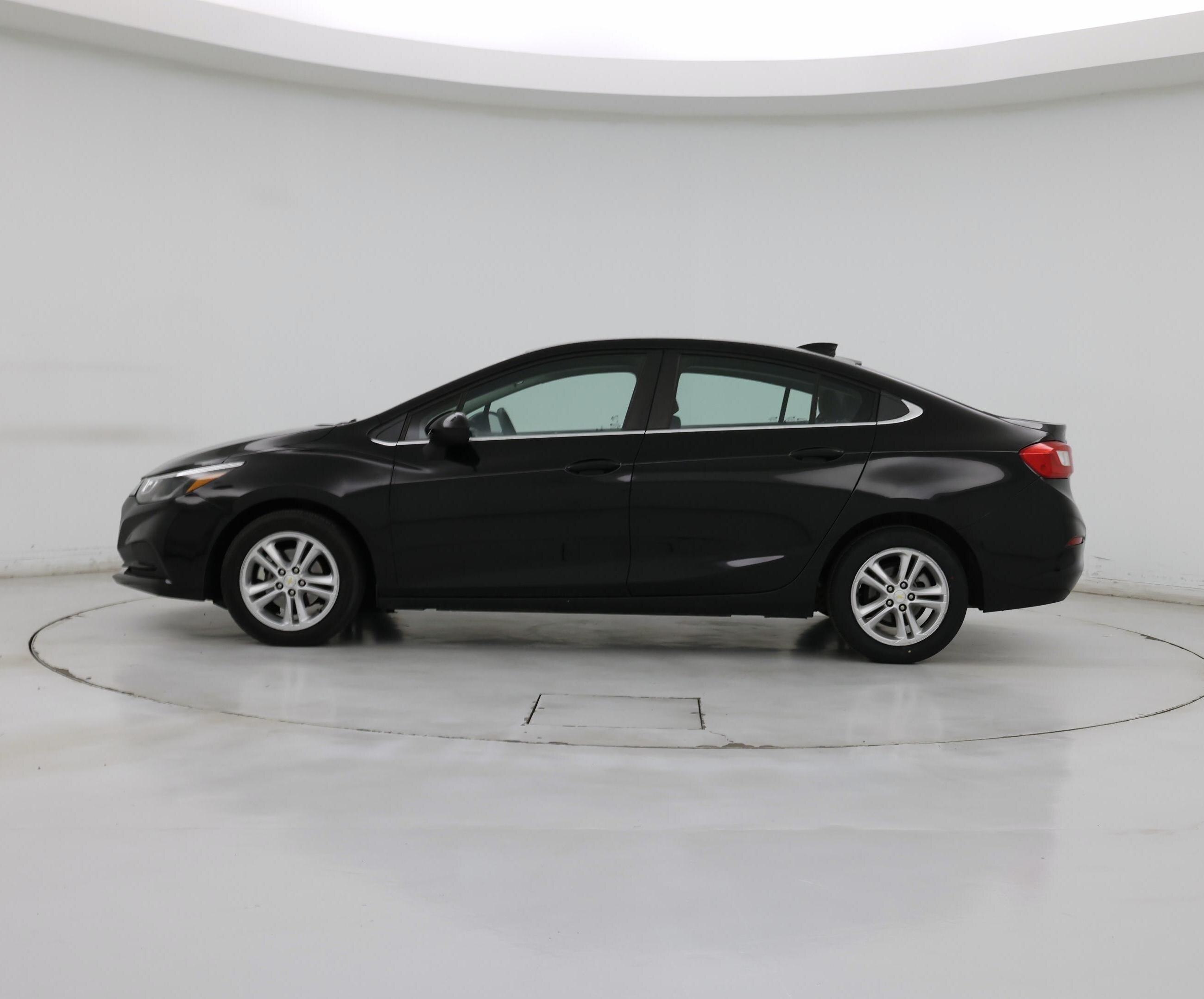 Thumbnail: 2017 Chevrolet Cruze - 3