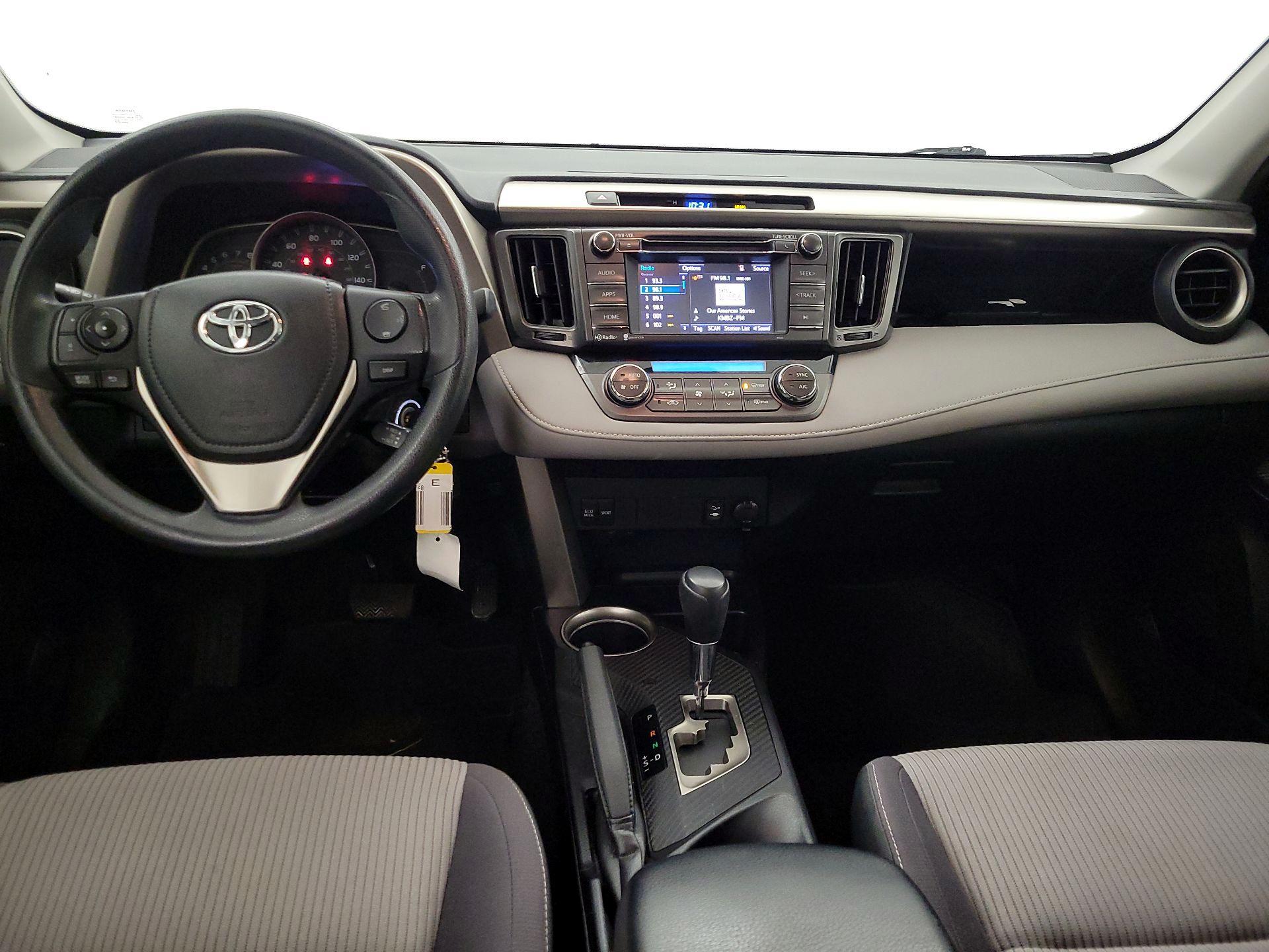 Thumbnail: 2015 Toyota RAV4 - 9