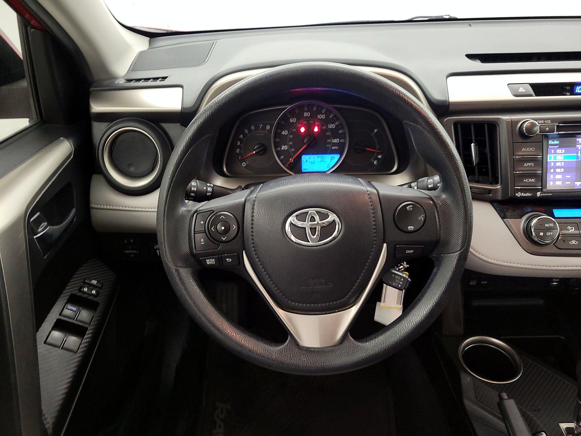 Thumbnail: 2015 Toyota RAV4 - 10
