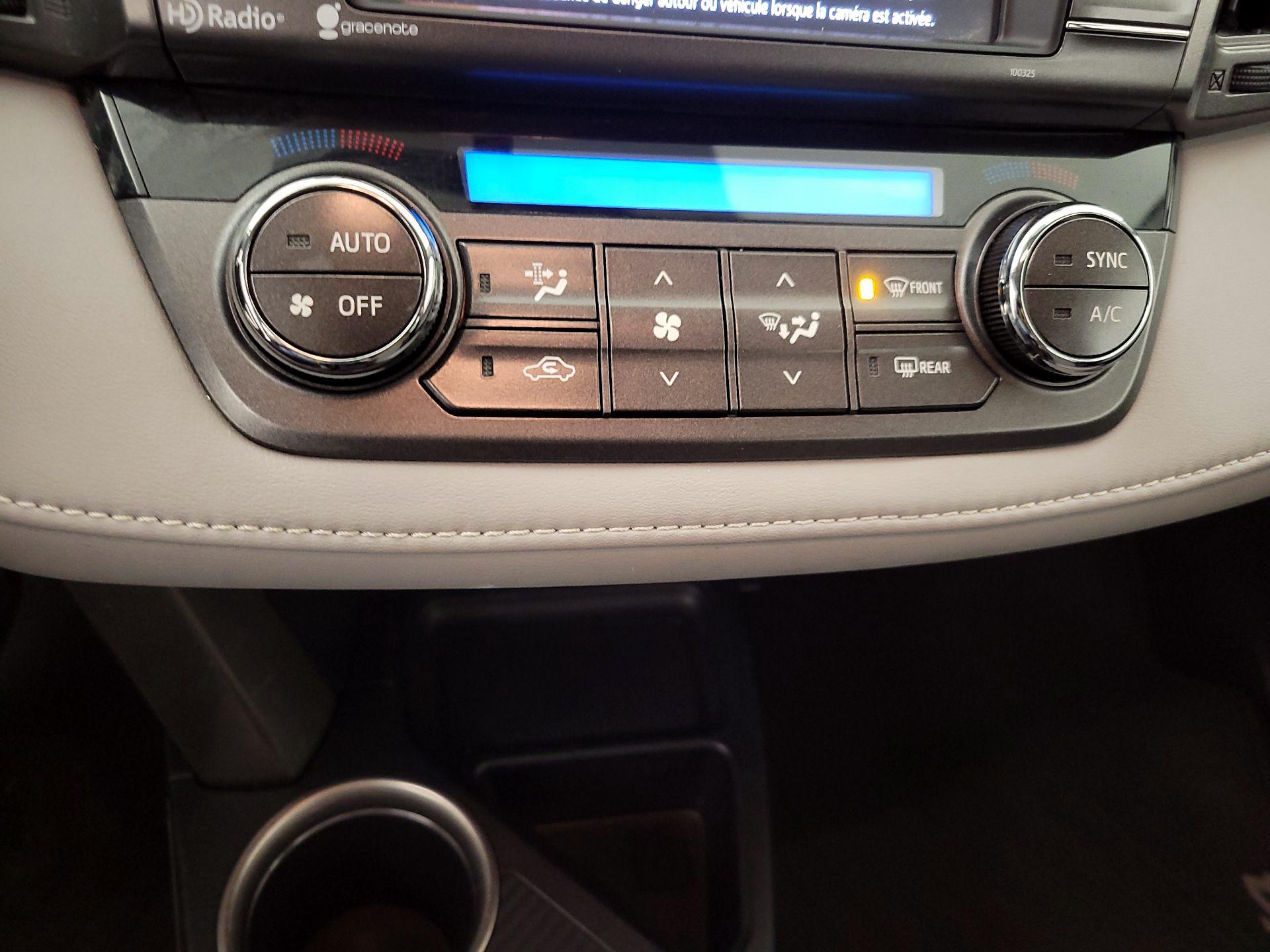 Thumbnail: 2015 Toyota RAV4 - 16