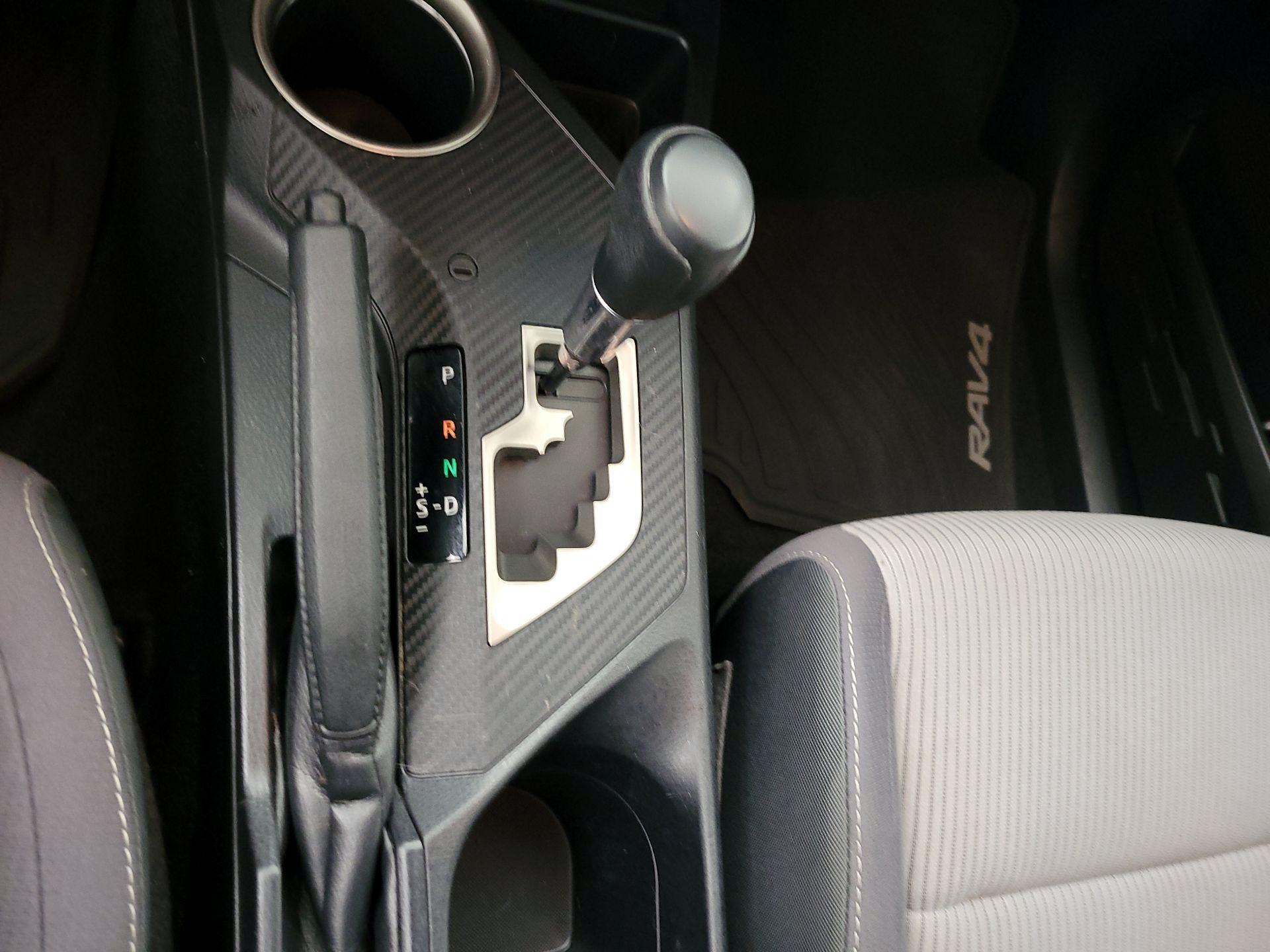 Thumbnail: 2015 Toyota RAV4 - 17