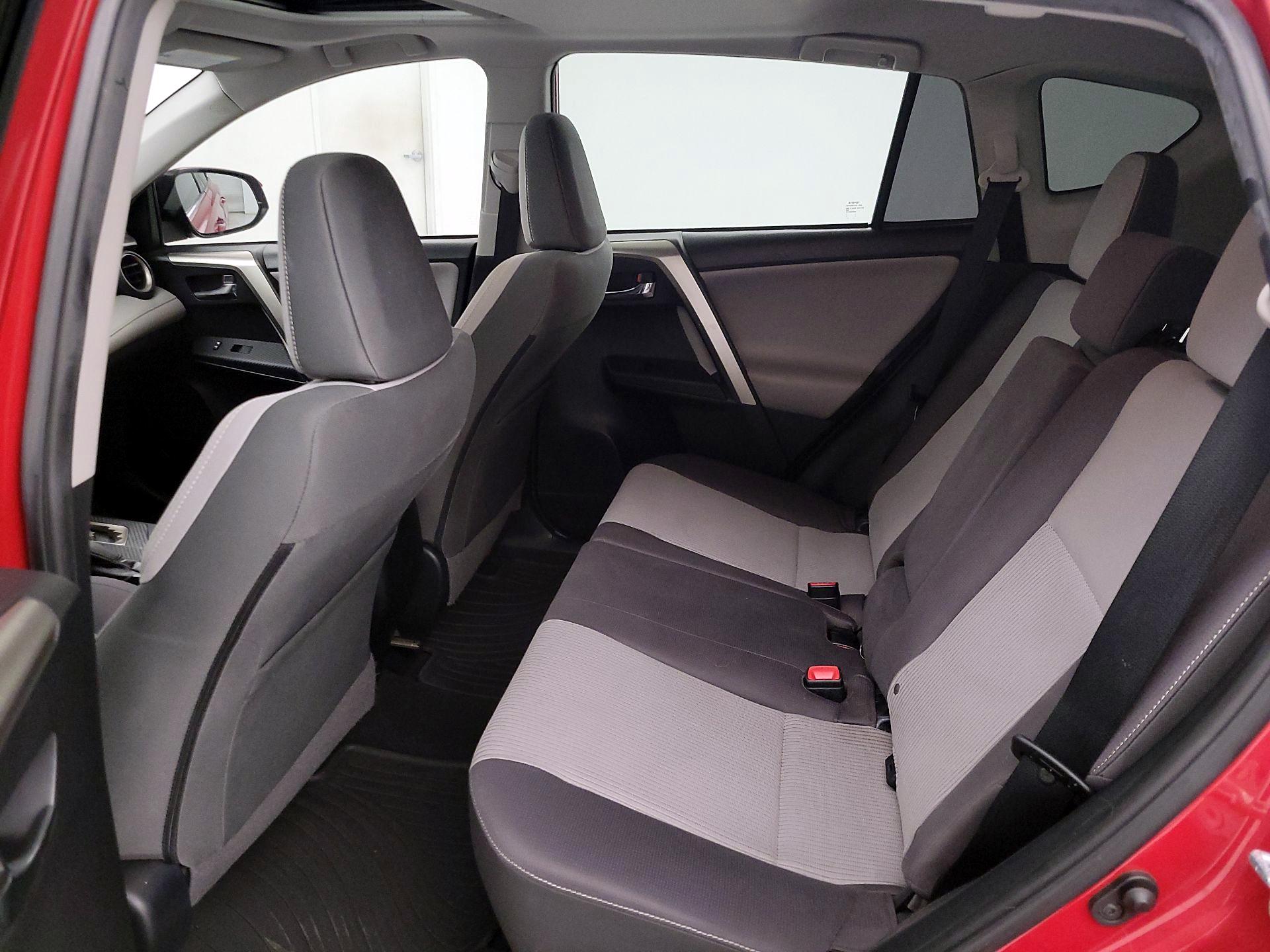 Thumbnail: 2015 Toyota RAV4 - 20