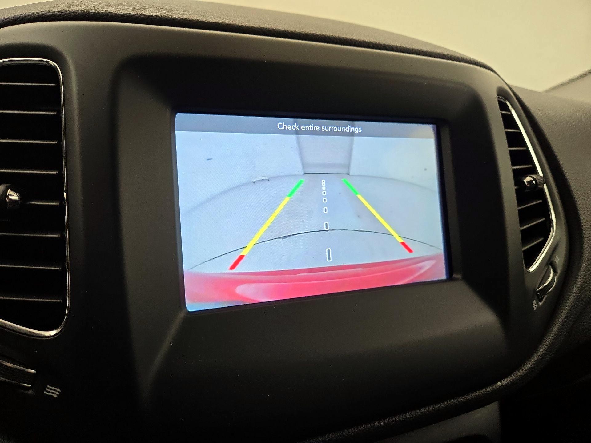 Thumbnail: 2018 Jeep Compass - 12