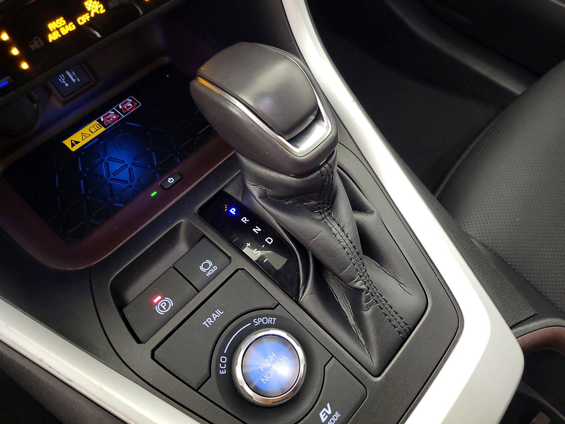 Thumbnail: 2023 Toyota RAV4 - 17