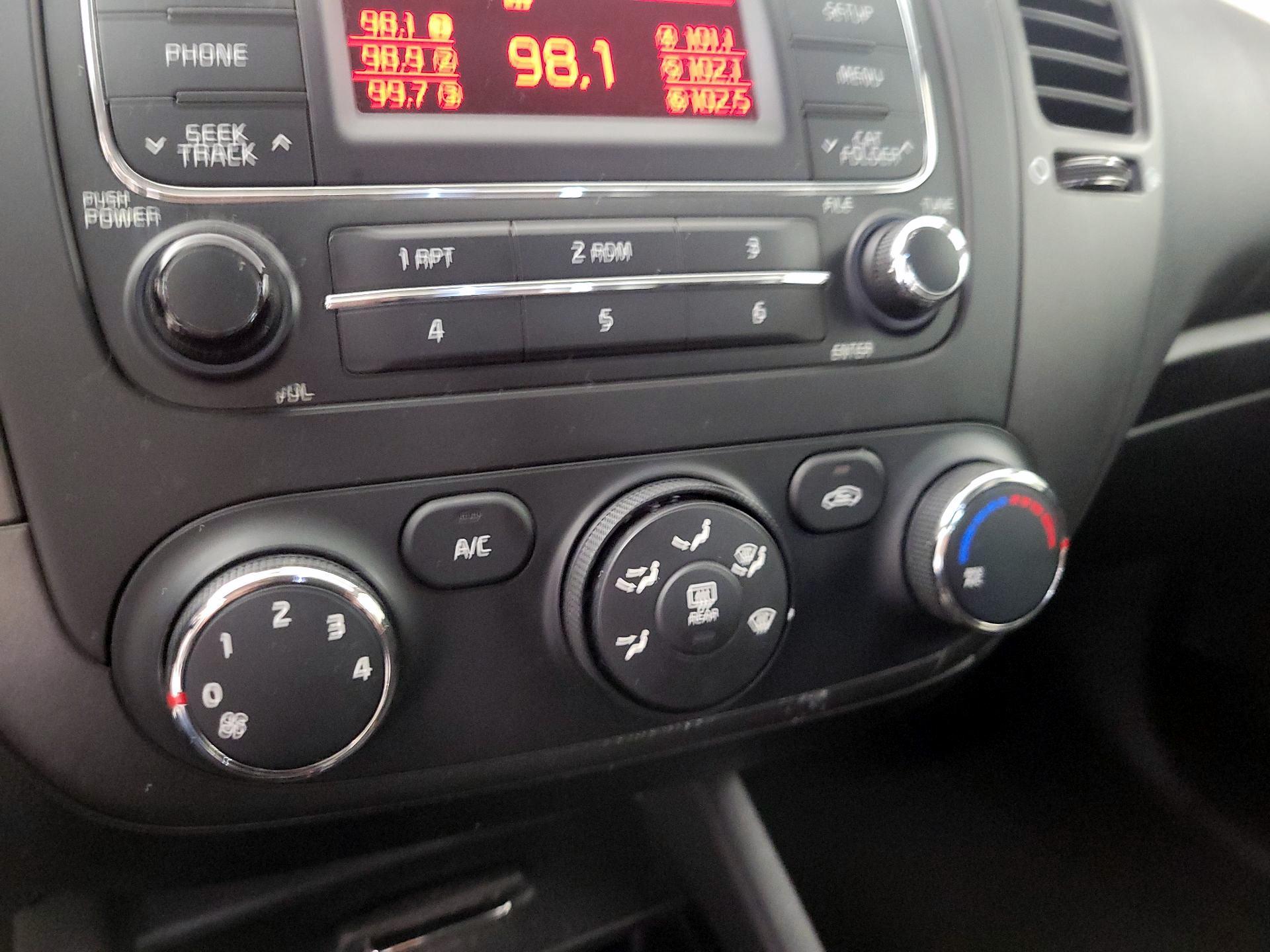 Thumbnail: 2016 Kia Forte - 15