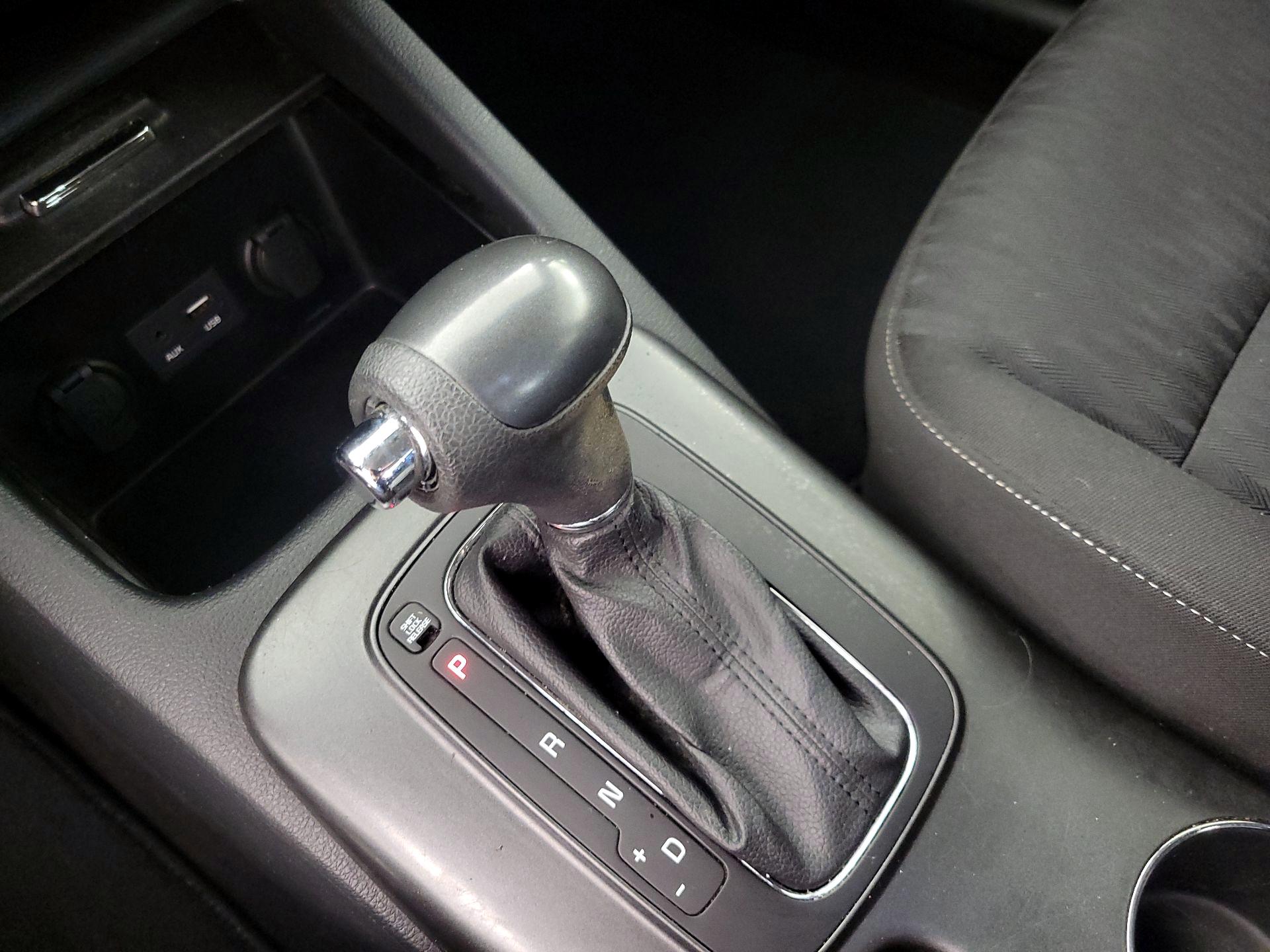 Thumbnail: 2016 Kia Forte - 16