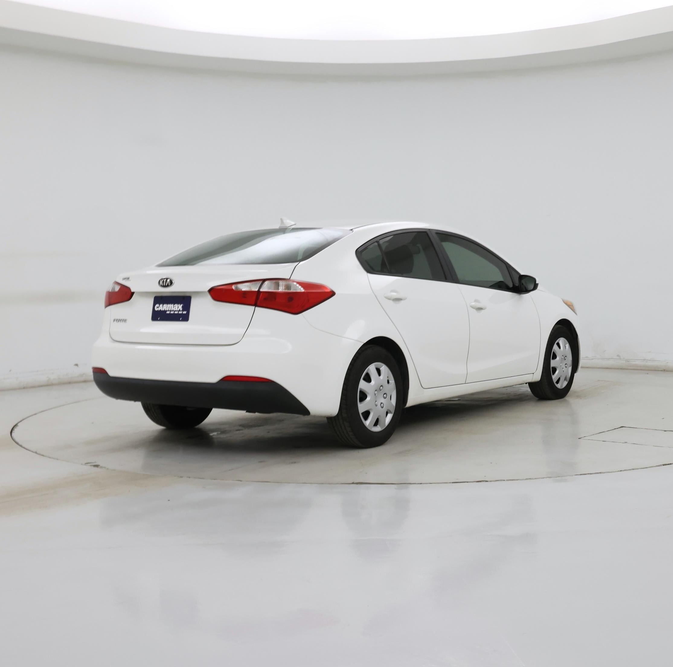 Thumbnail: 2016 Kia Forte - 8