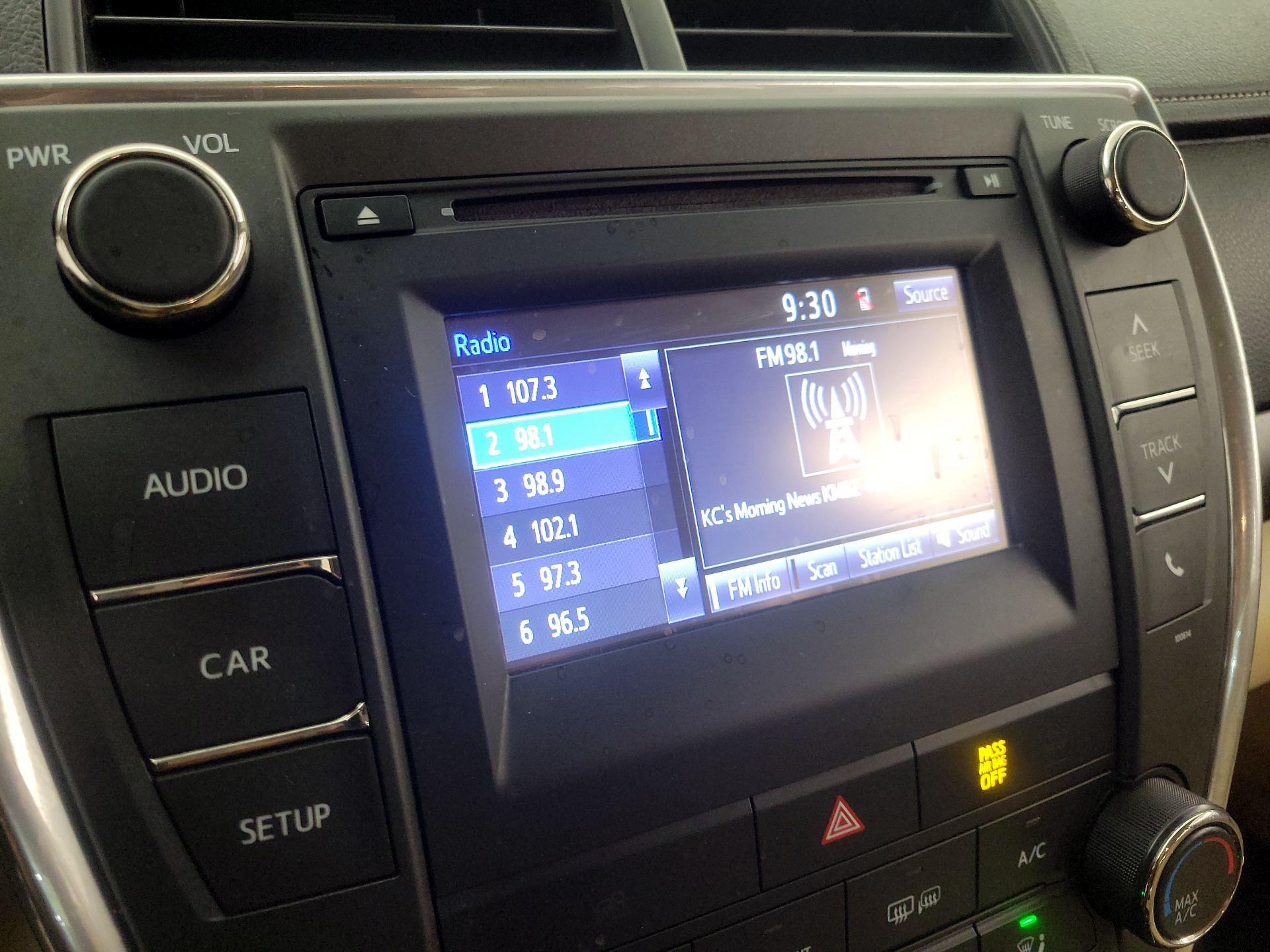 Thumbnail: 2017 Toyota Camry - 15