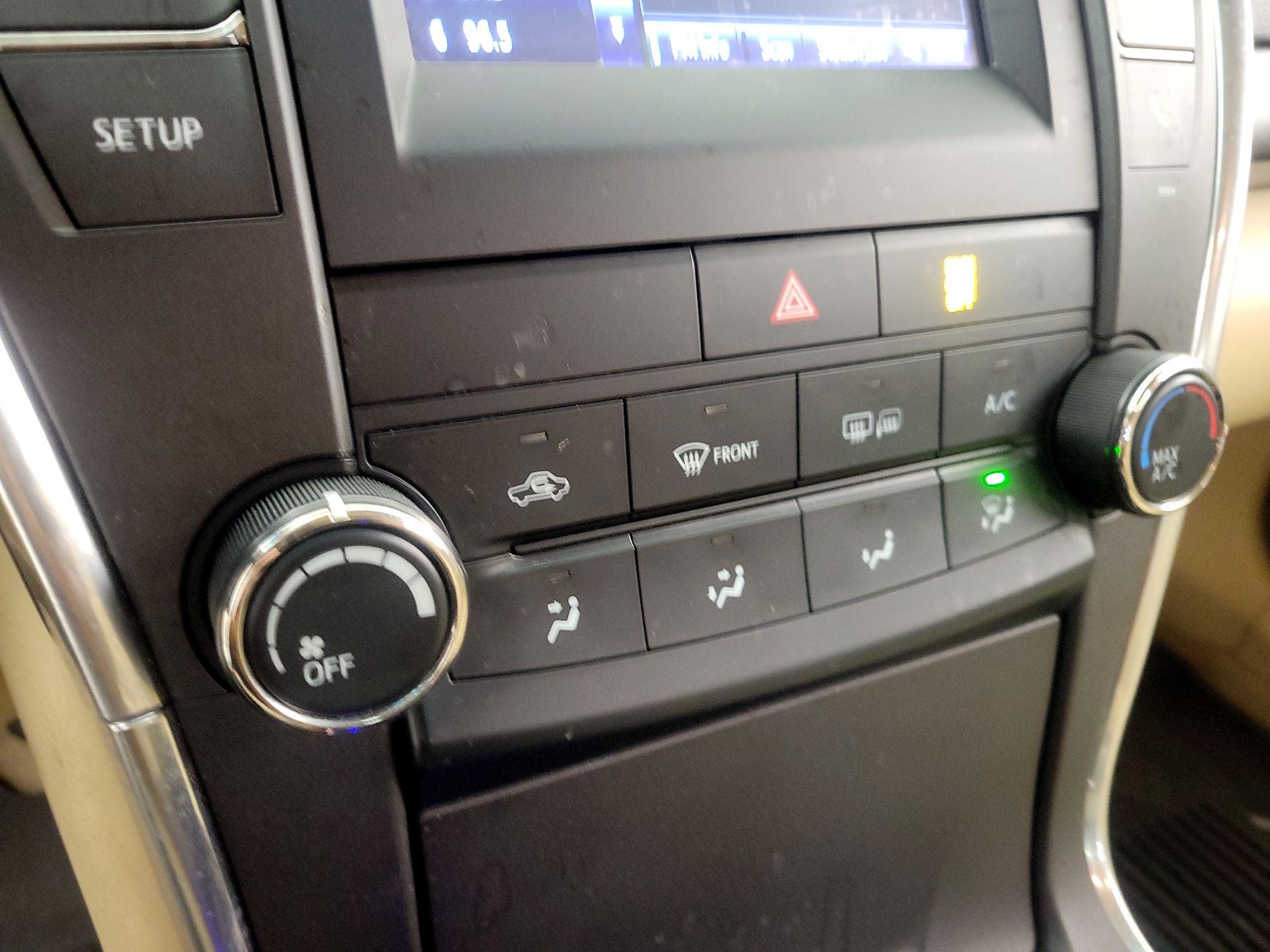 Thumbnail: 2017 Toyota Camry - 16