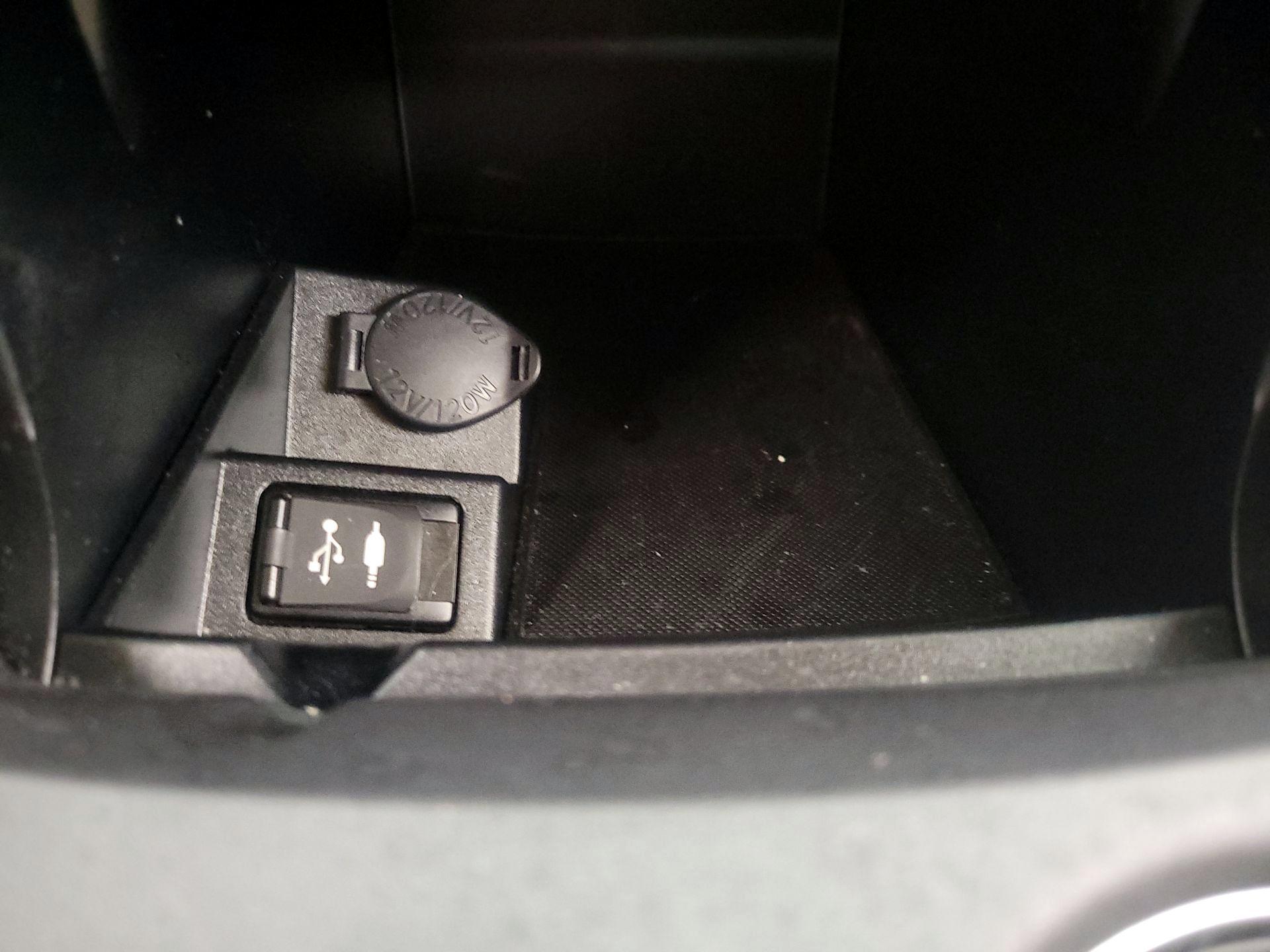 Thumbnail: 2017 Toyota Camry - 18