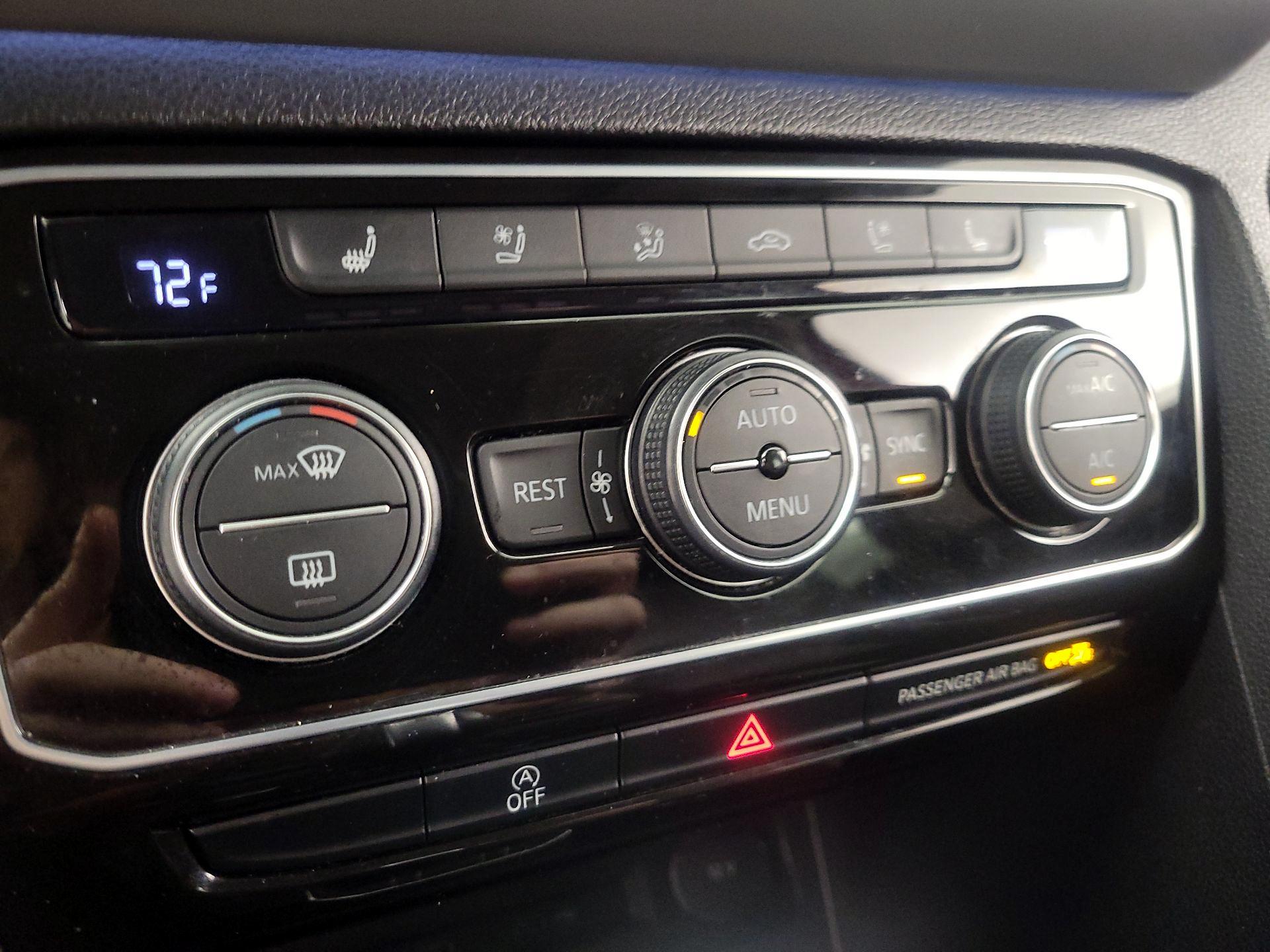 Thumbnail: 2023 Volkswagen Atlas - 16