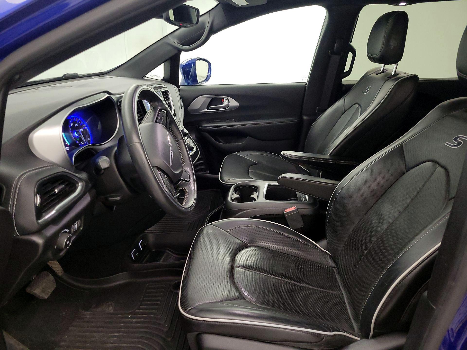 Thumbnail: 2019 Chrysler Pacifica - 11