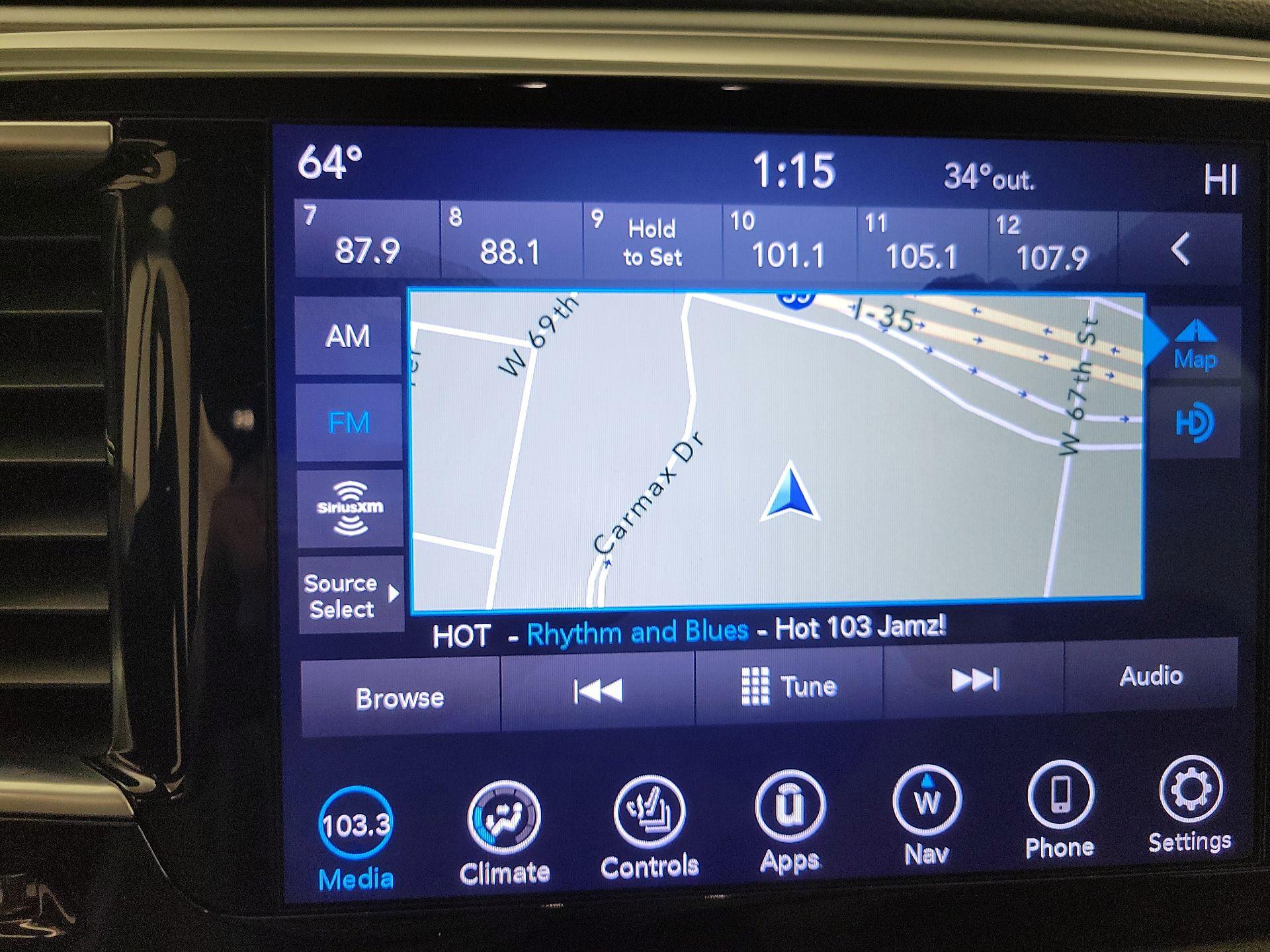 Thumbnail: 2019 Chrysler Pacifica - 14