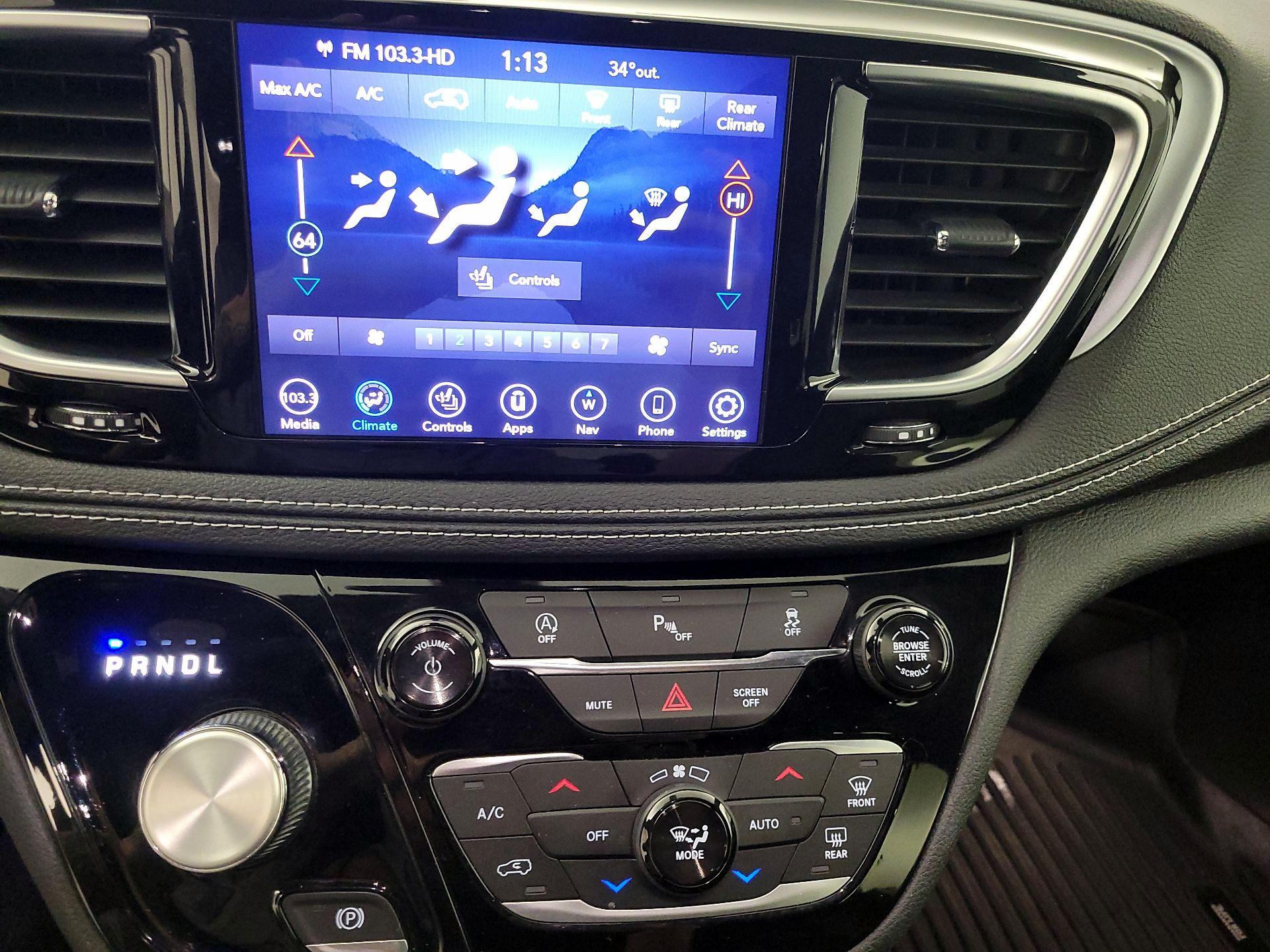 Thumbnail: 2019 Chrysler Pacifica - 17