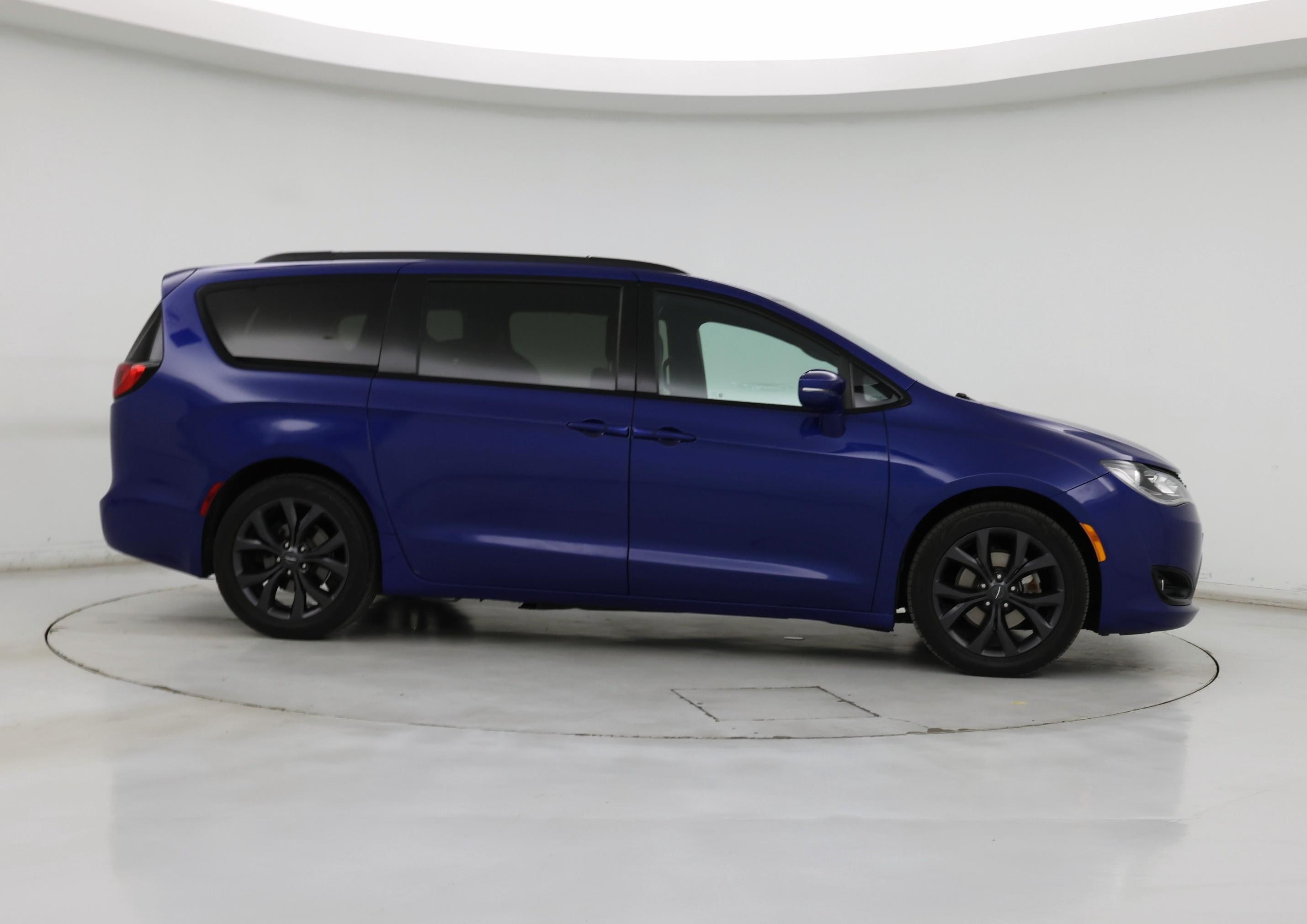 Thumbnail: 2019 Chrysler Pacifica - 7